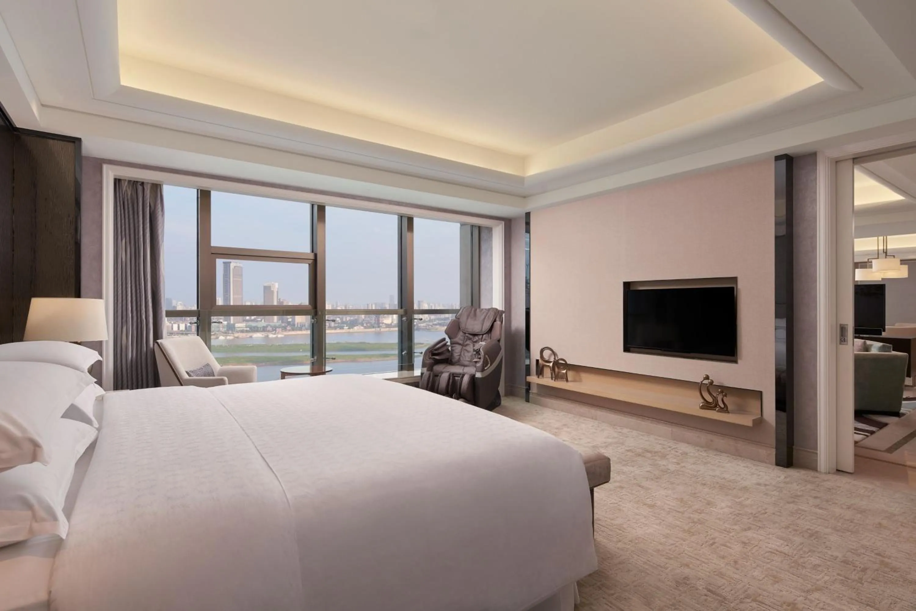 Bedroom, Bed in Sheraton Nanchang Hotel