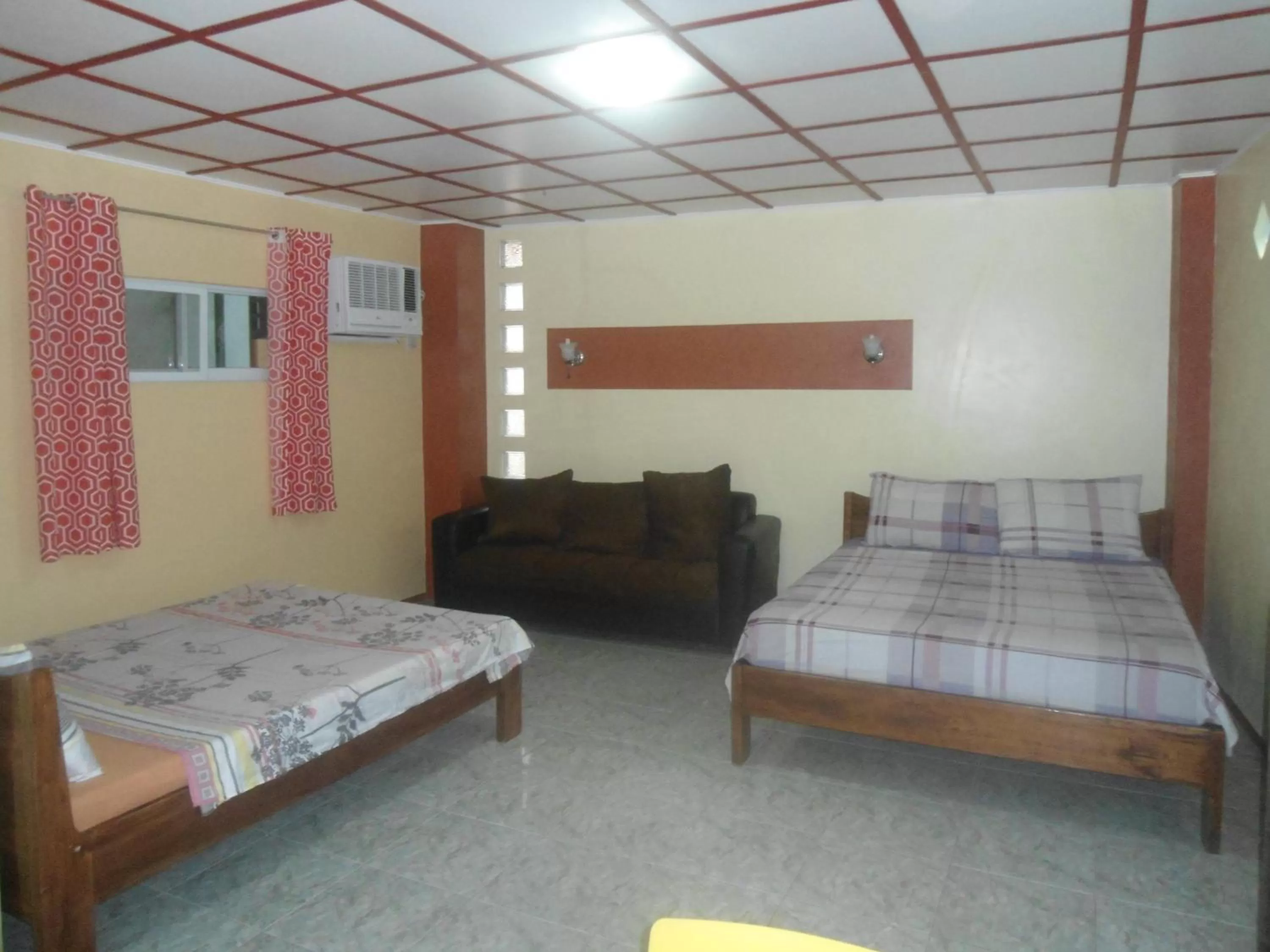 Photo of the whole room, Bed in Menchu's Pension House