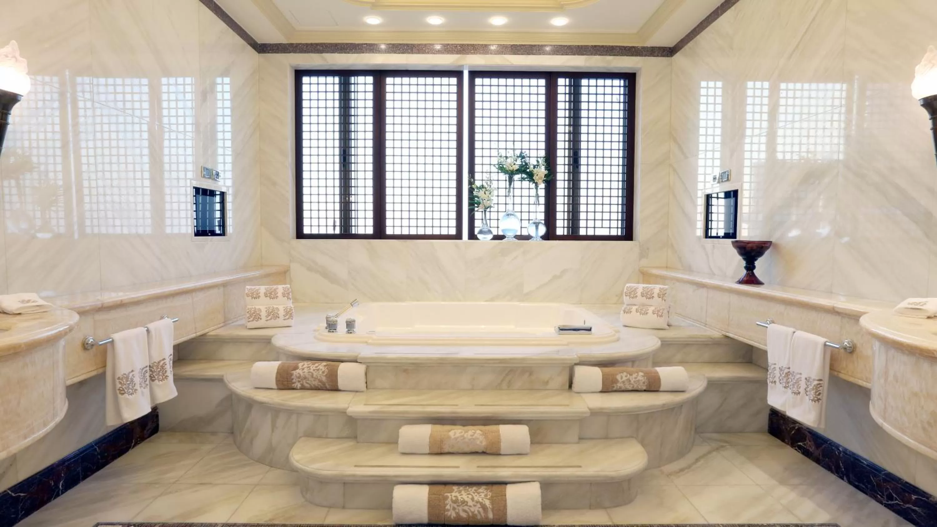 Photo of the whole room in InterContinental Phoenicia Beirut by IHG