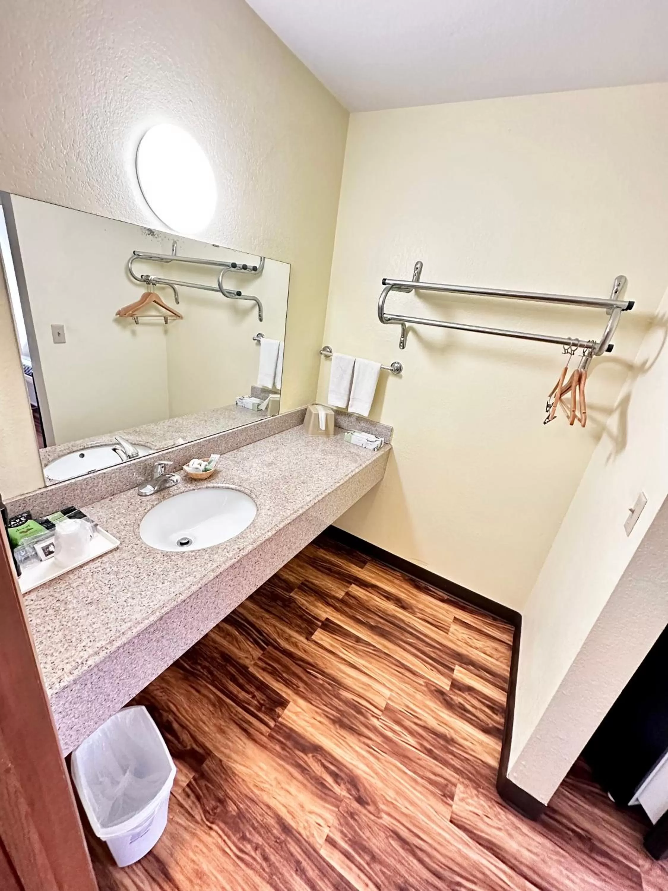 Public Bath in Regency Inn Iola