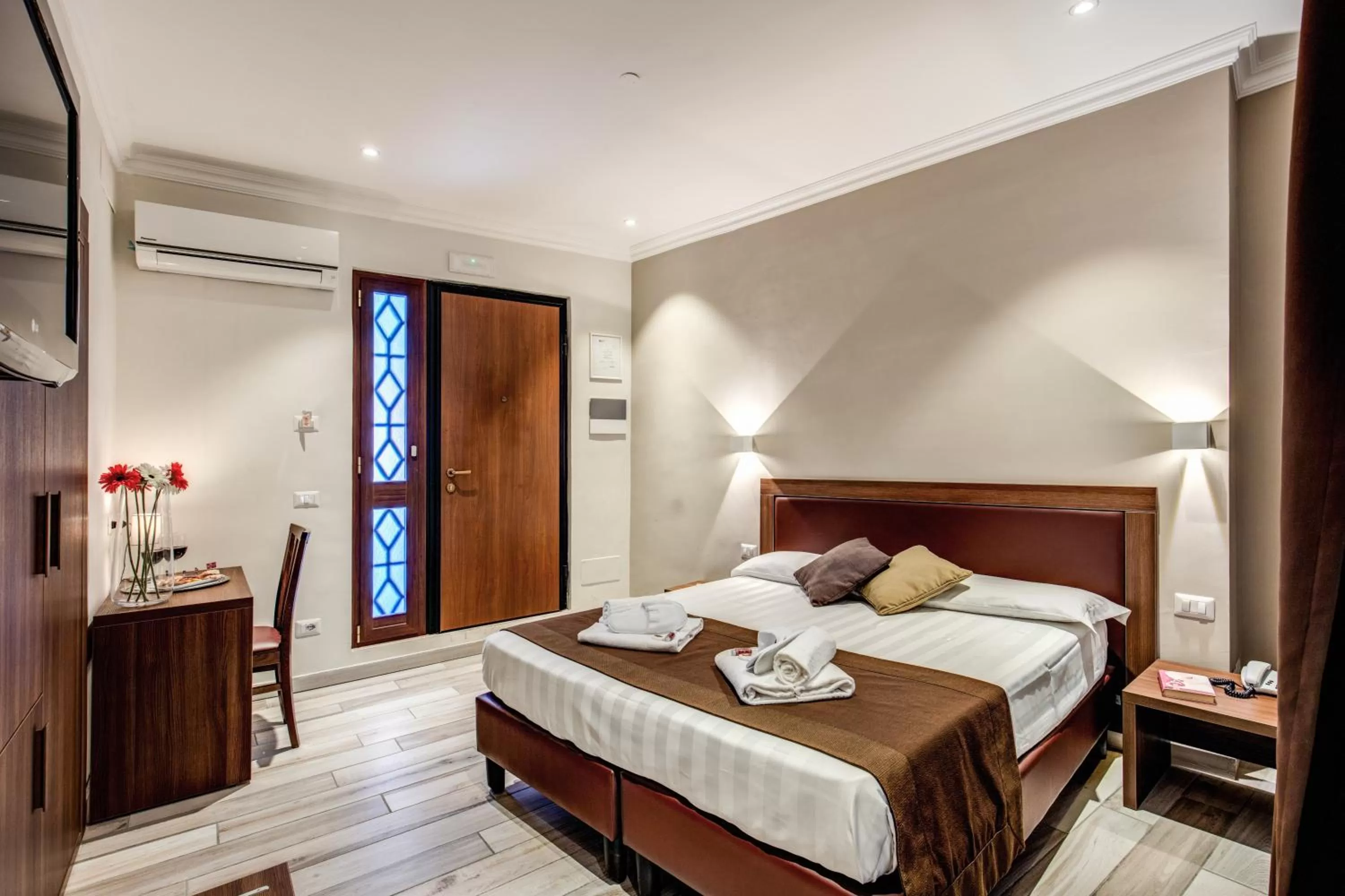 Photo of the whole room, Bed in Rome Garden Hotel