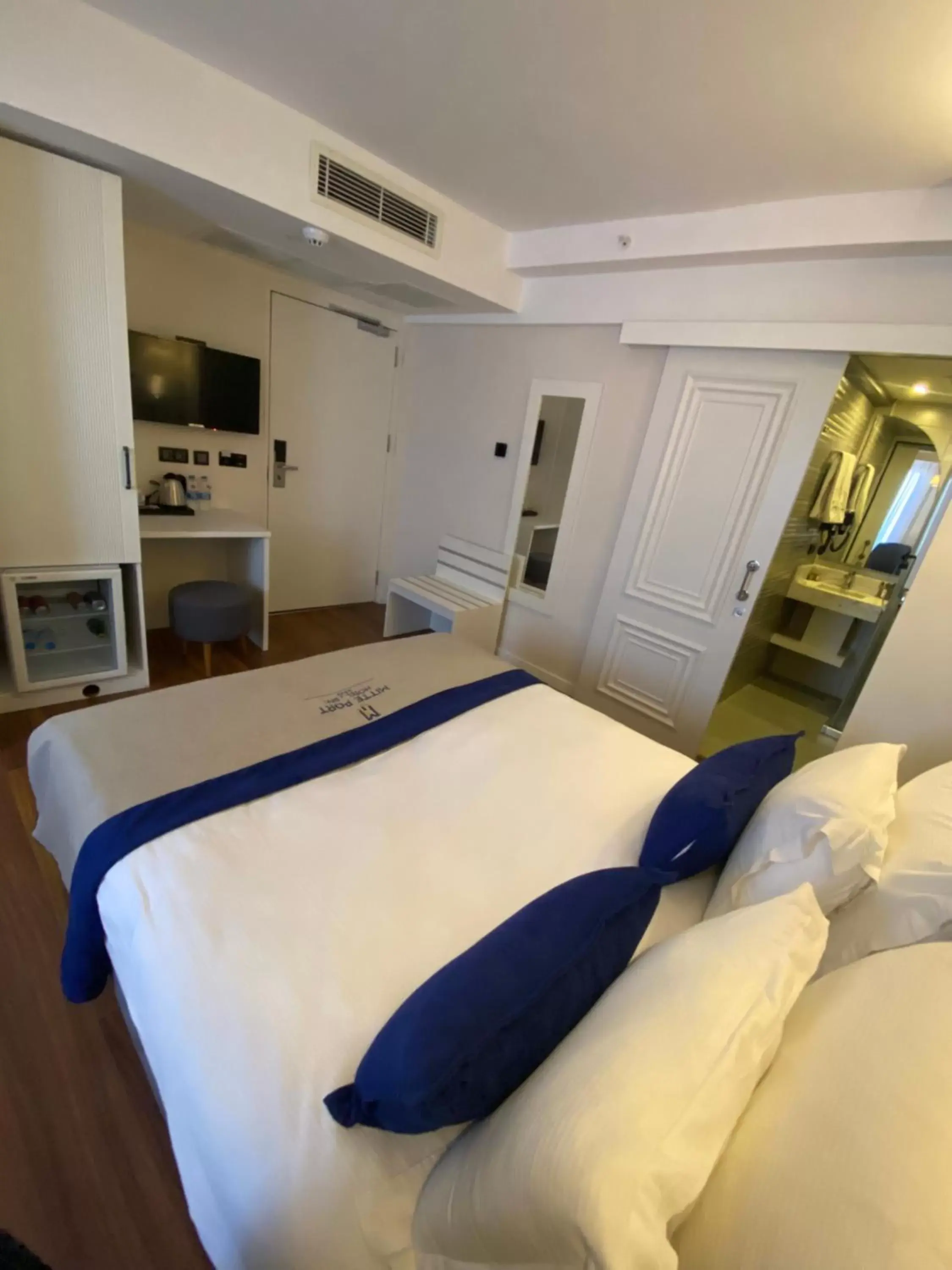 Budget Double Room (No View) - single occupancy in Best Western Izmir Hotel Budget Double Room (No View) - single occupancy in Best Western Izmir Hotel