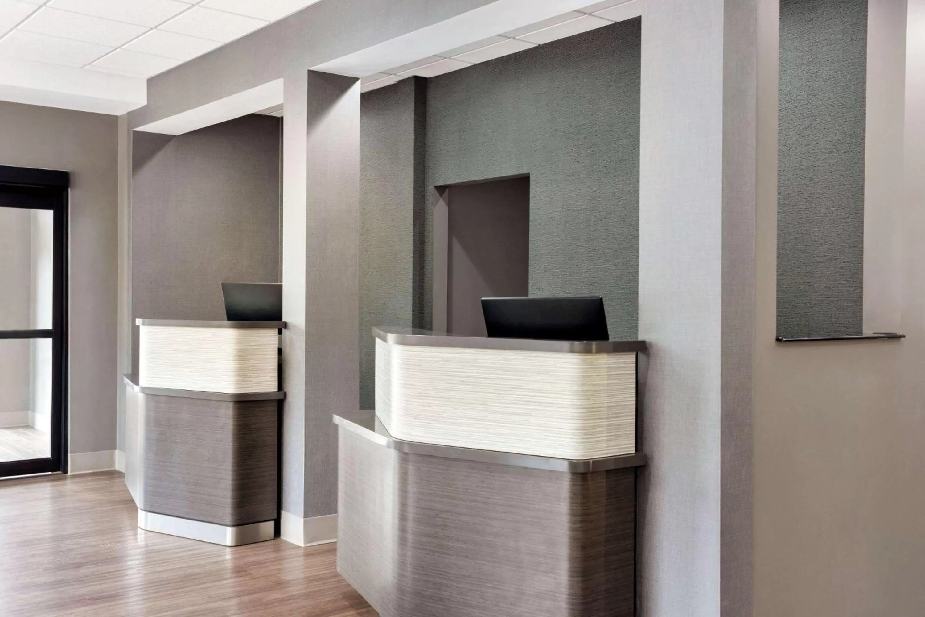 Lobby or reception in Days Inn & Suites by Wyndham Murfreesboro