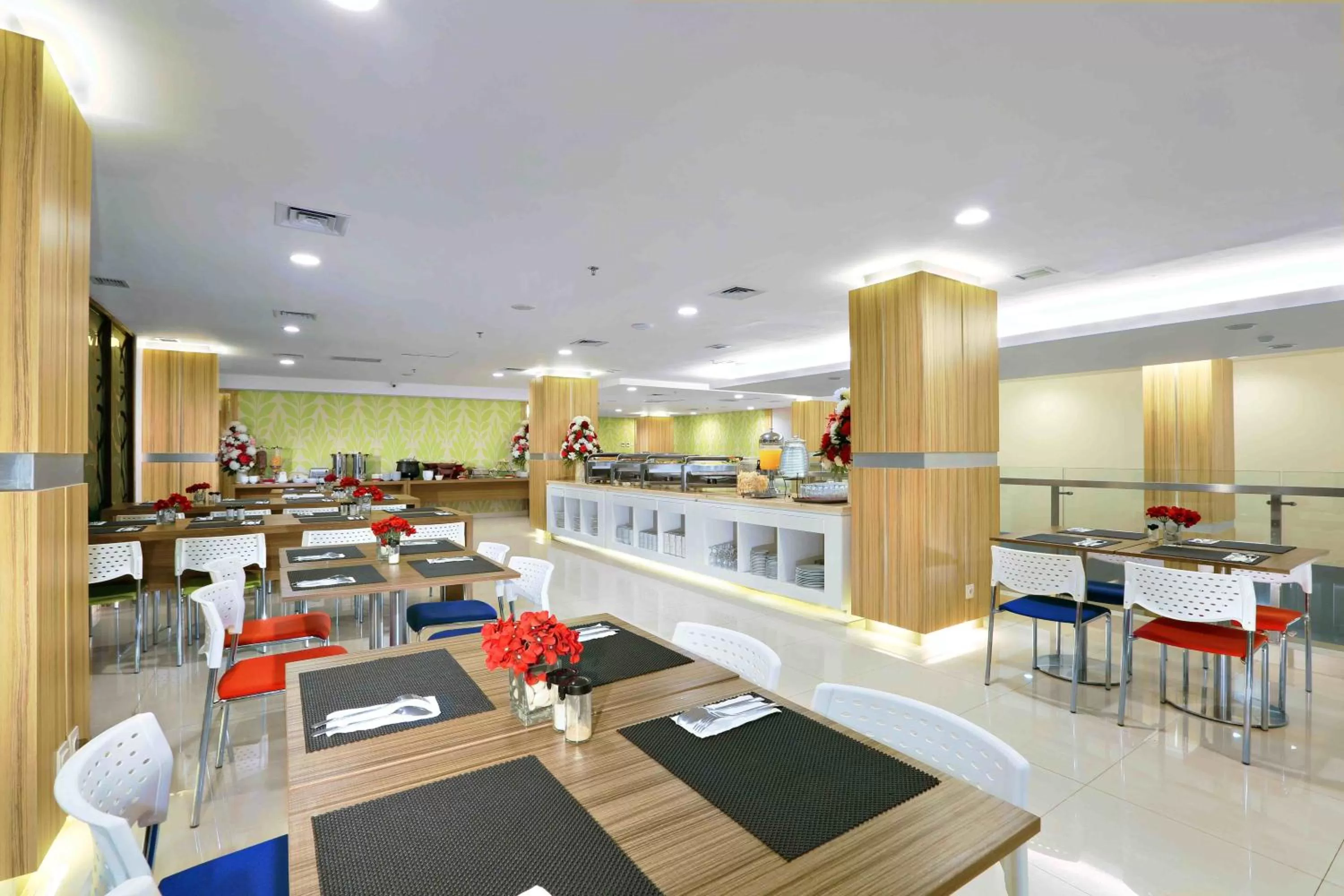 Restaurant/places to eat in Cordela Hotel Cirebon