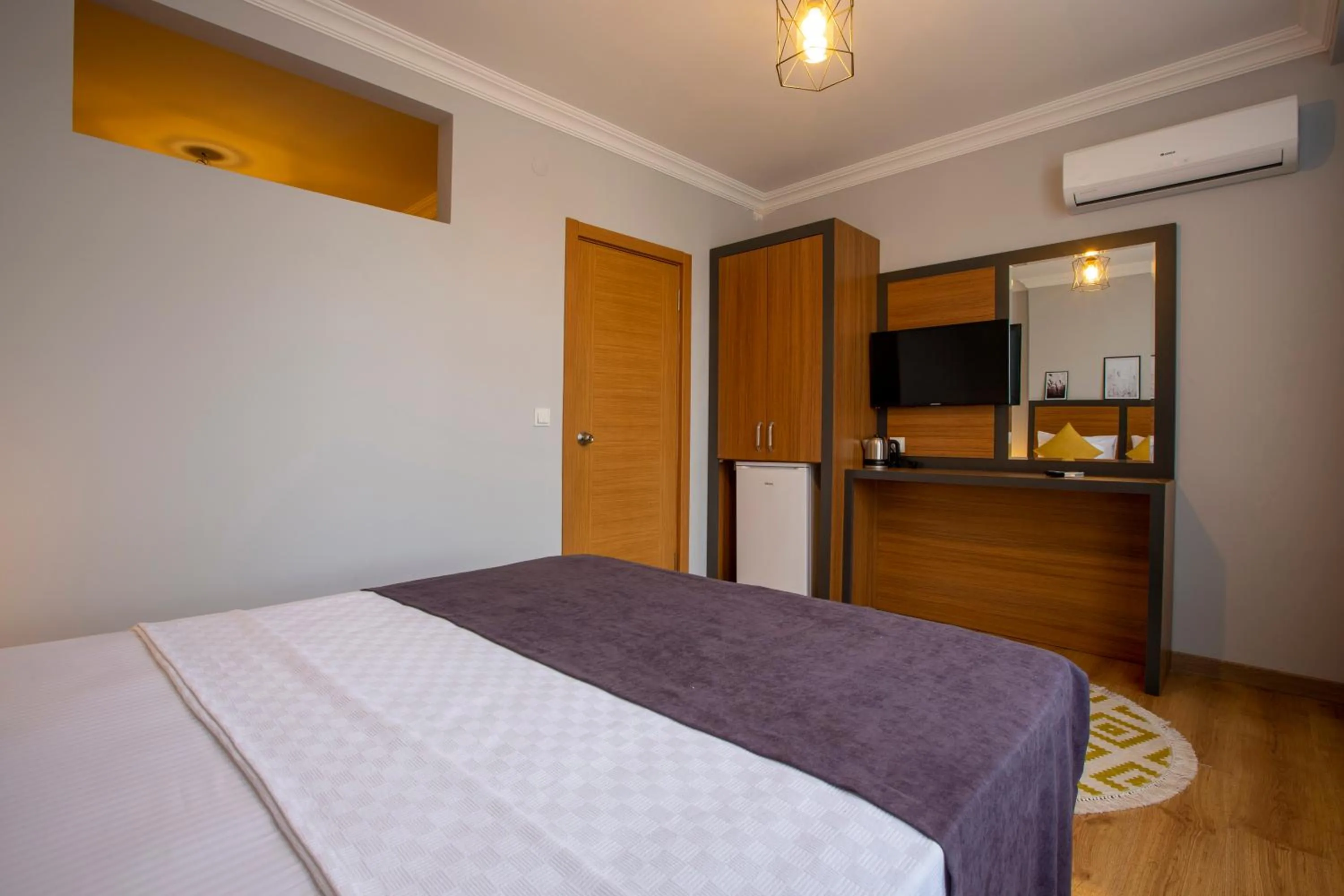 Photo of the whole room, Bed in Antalya Business Hotel