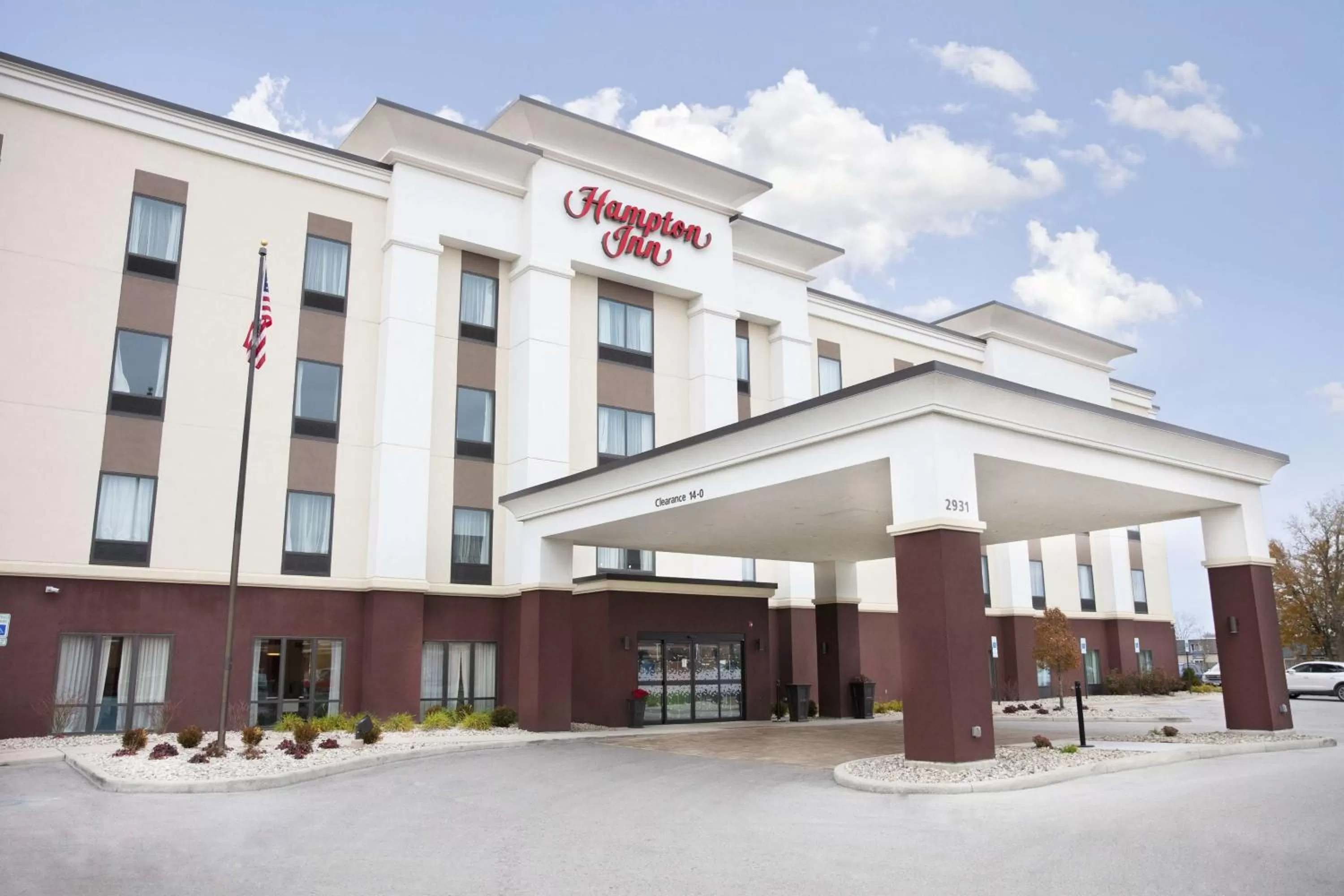 Property building in Hampton Inn Toledo Oregon