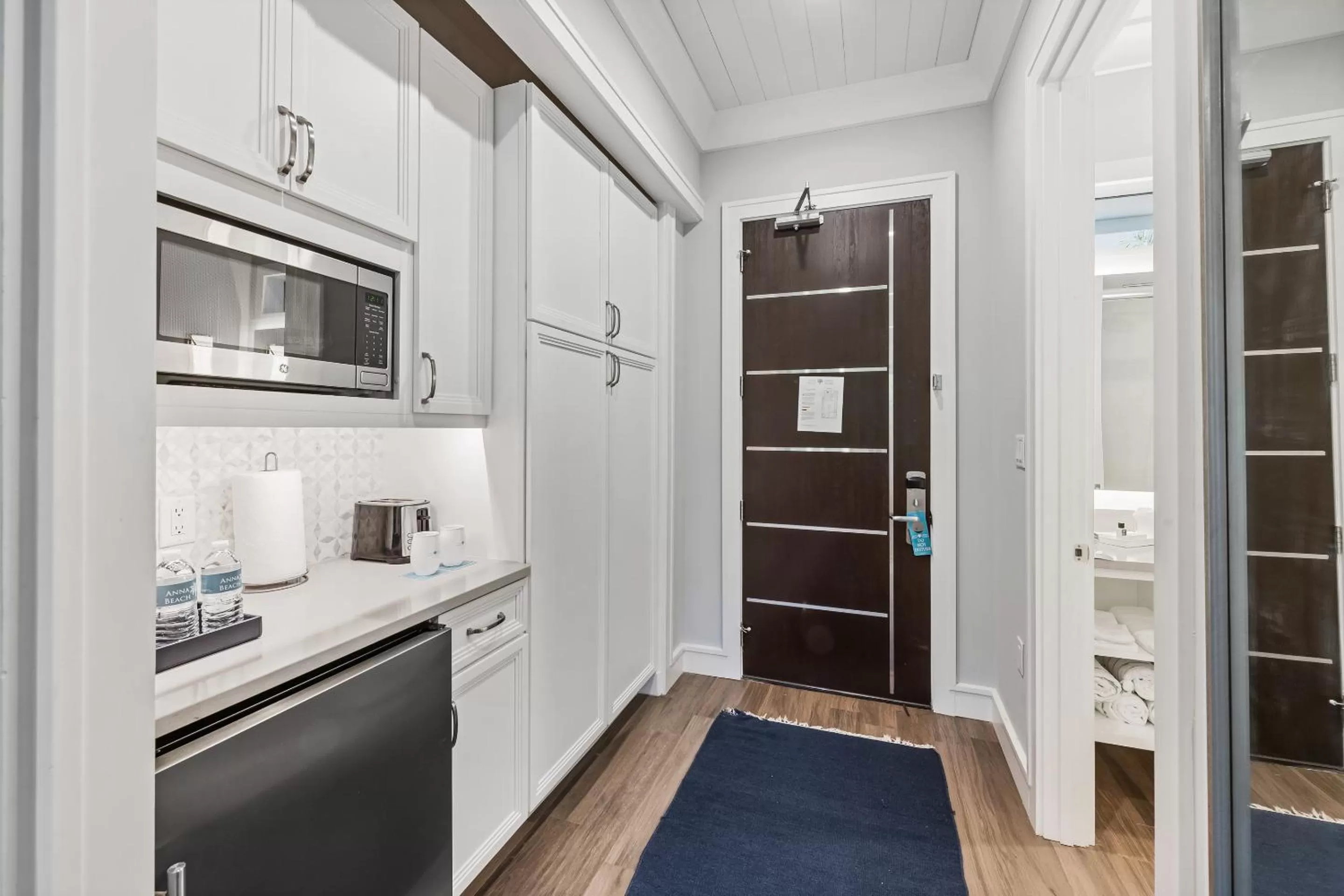 Kitchen or kitchenette in Anna Maria Beach Resort