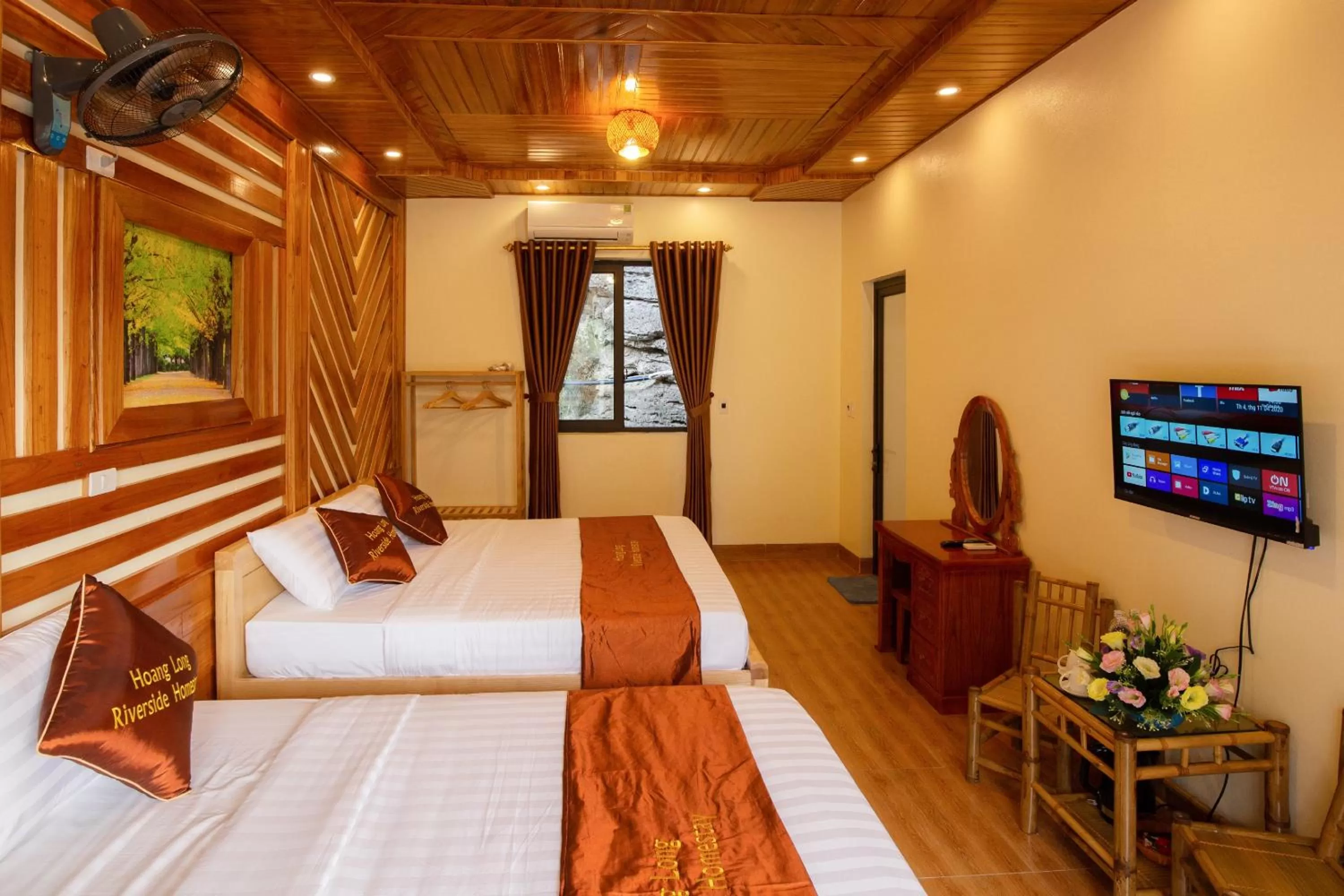 HoangLong Riverside Homestay