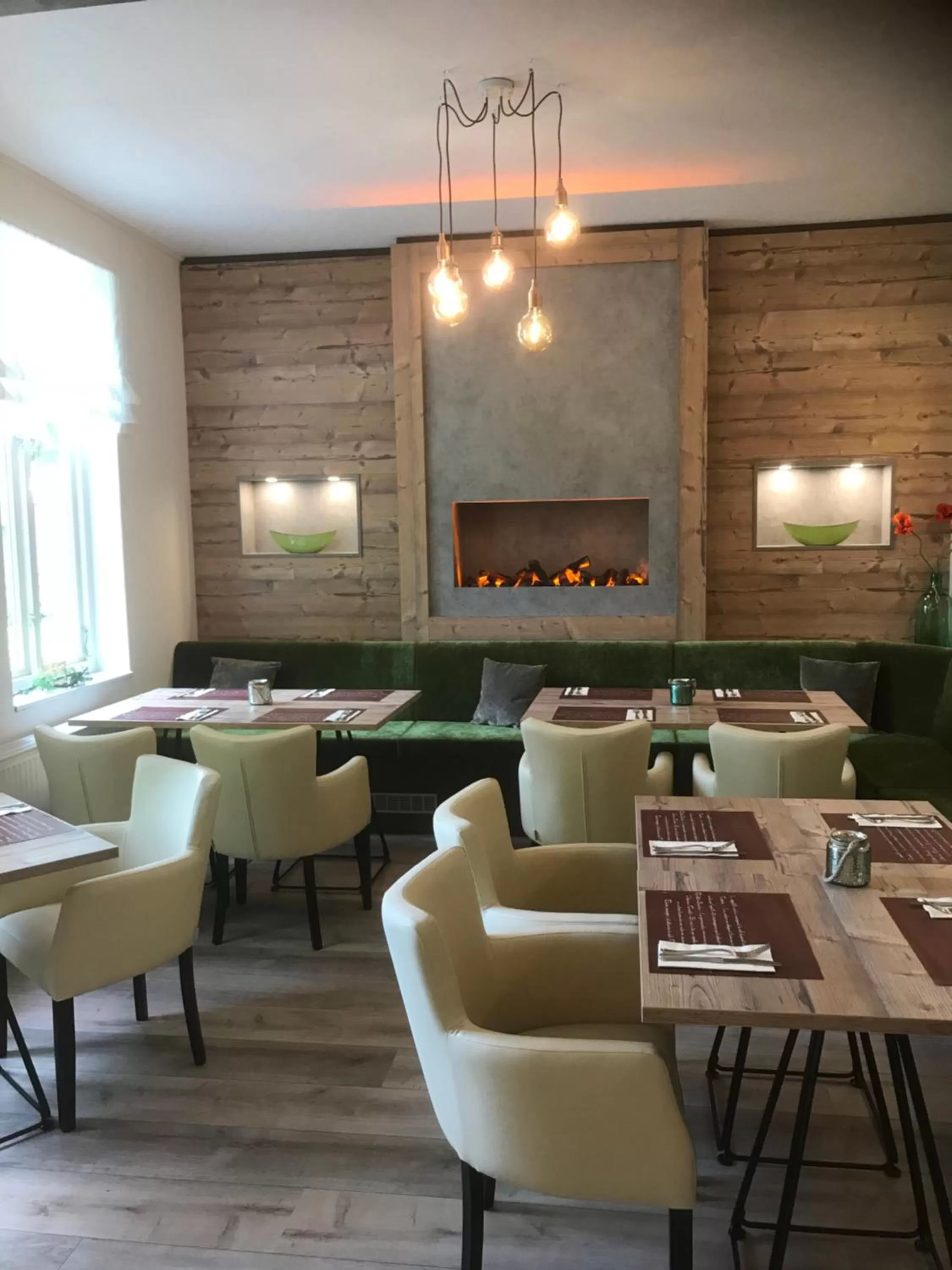 Restaurant/Places to Eat in Adam`s Schützenhof