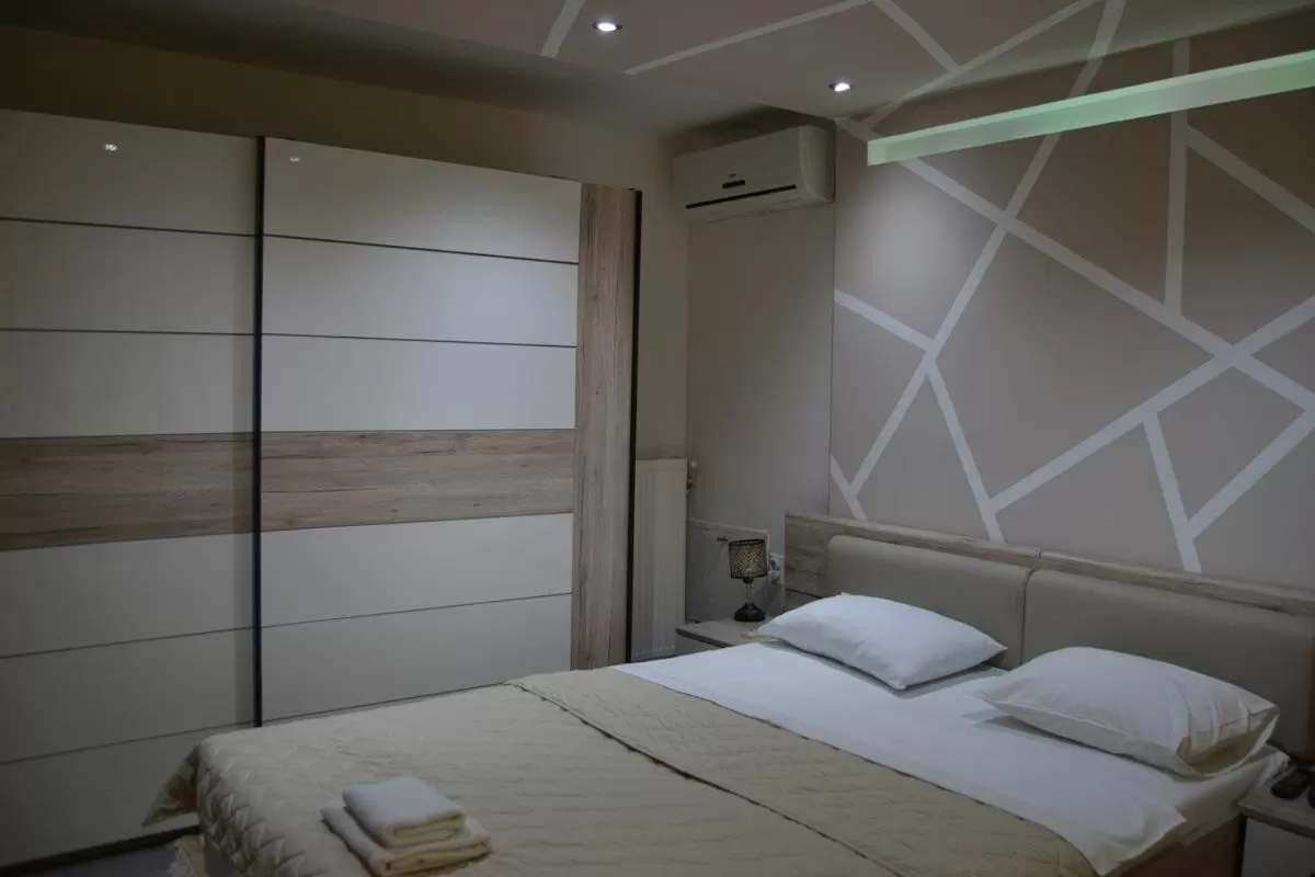 Bed in LIRA EXCELLENT NIS