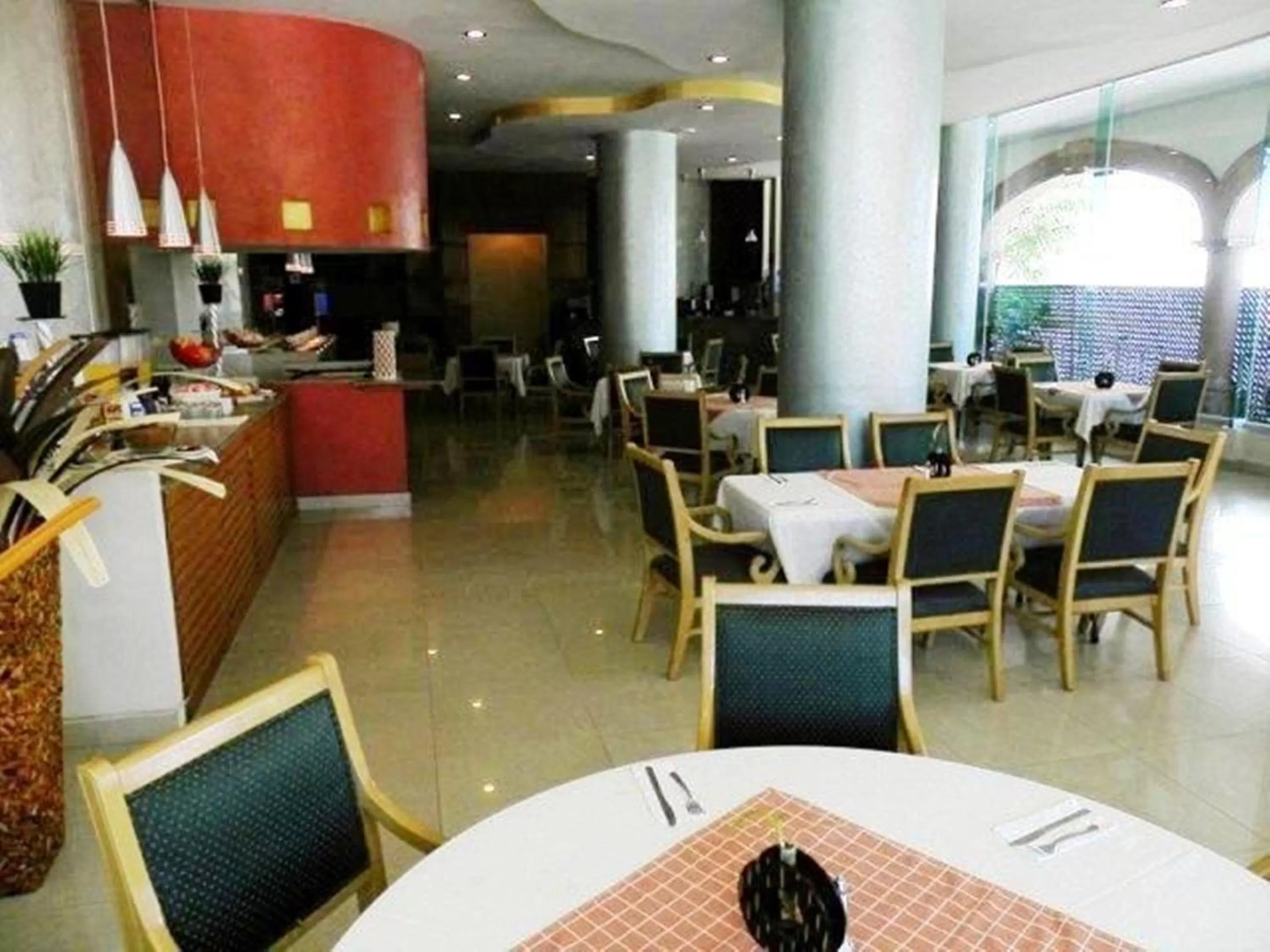 Restaurant/places to eat in Hotel San Francisco Irapuato Business Class