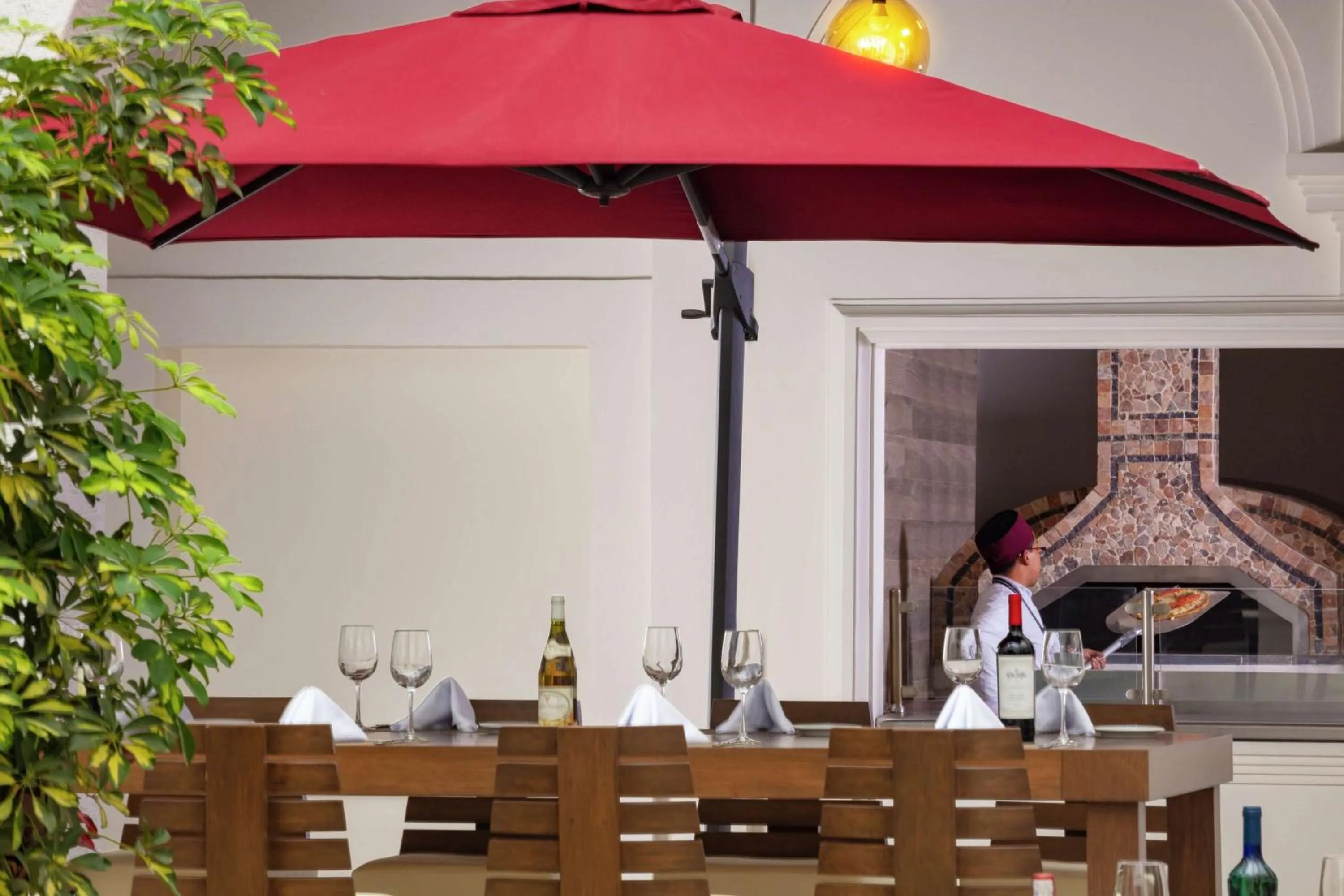 Restaurant/places to eat in Doubletree By Hilton Toluca