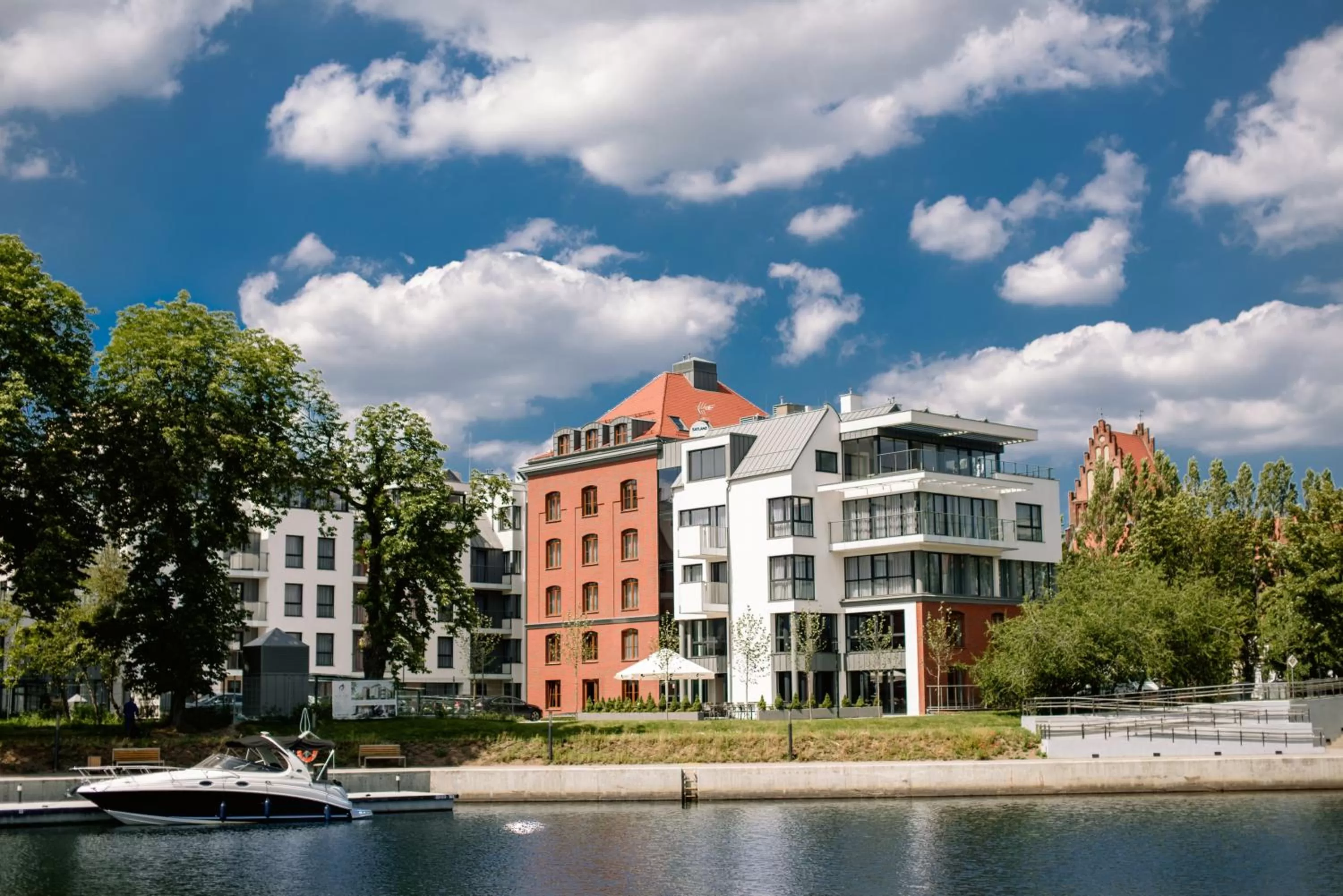 Property building in GRANO HOTEL Gdańsk Riverside dawniej HOTEL ALMOND BUSINESS & SPA