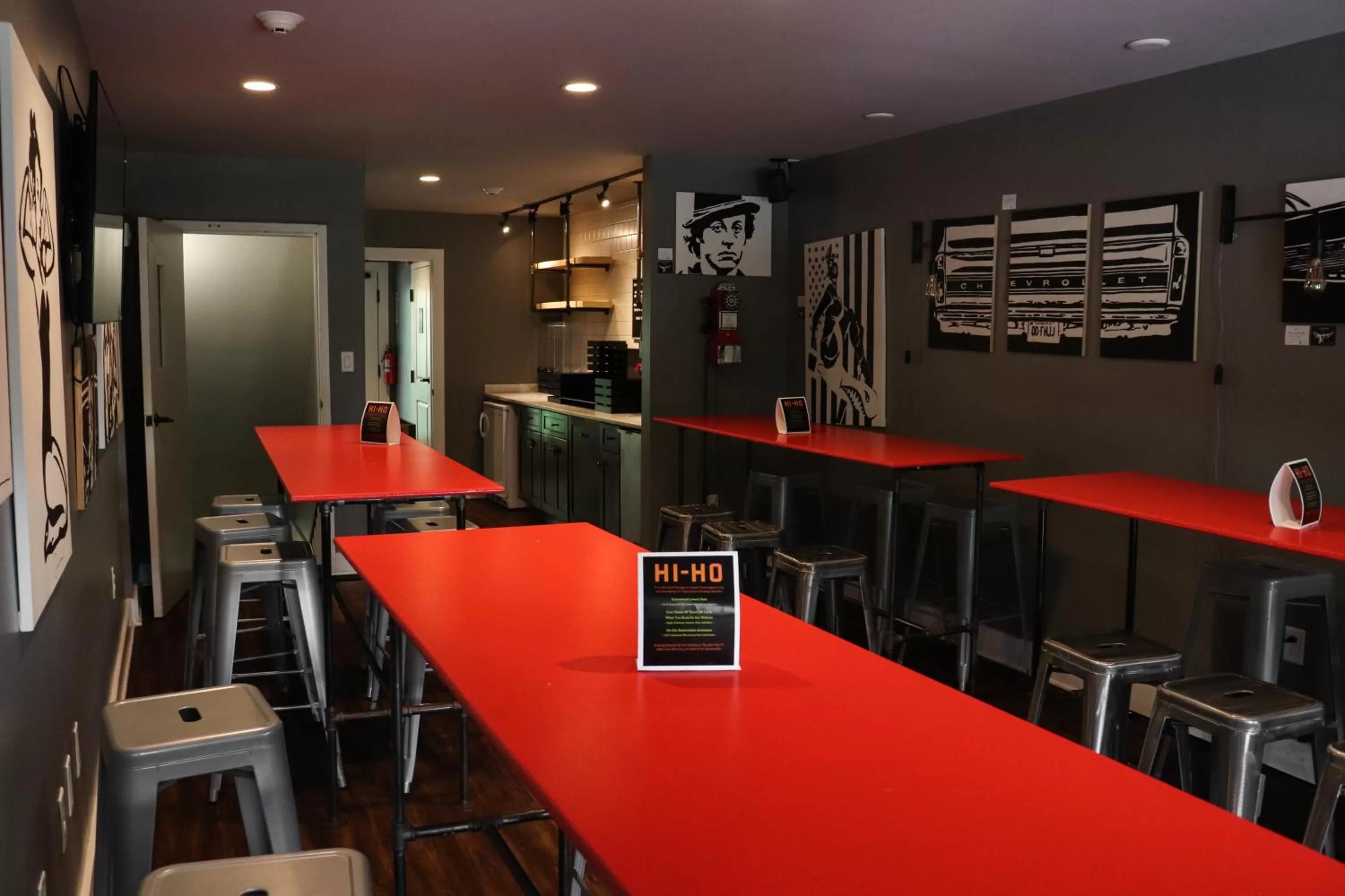 Communal lounge/ TV room in Hotel Hi-Ho - Contactless Check-In