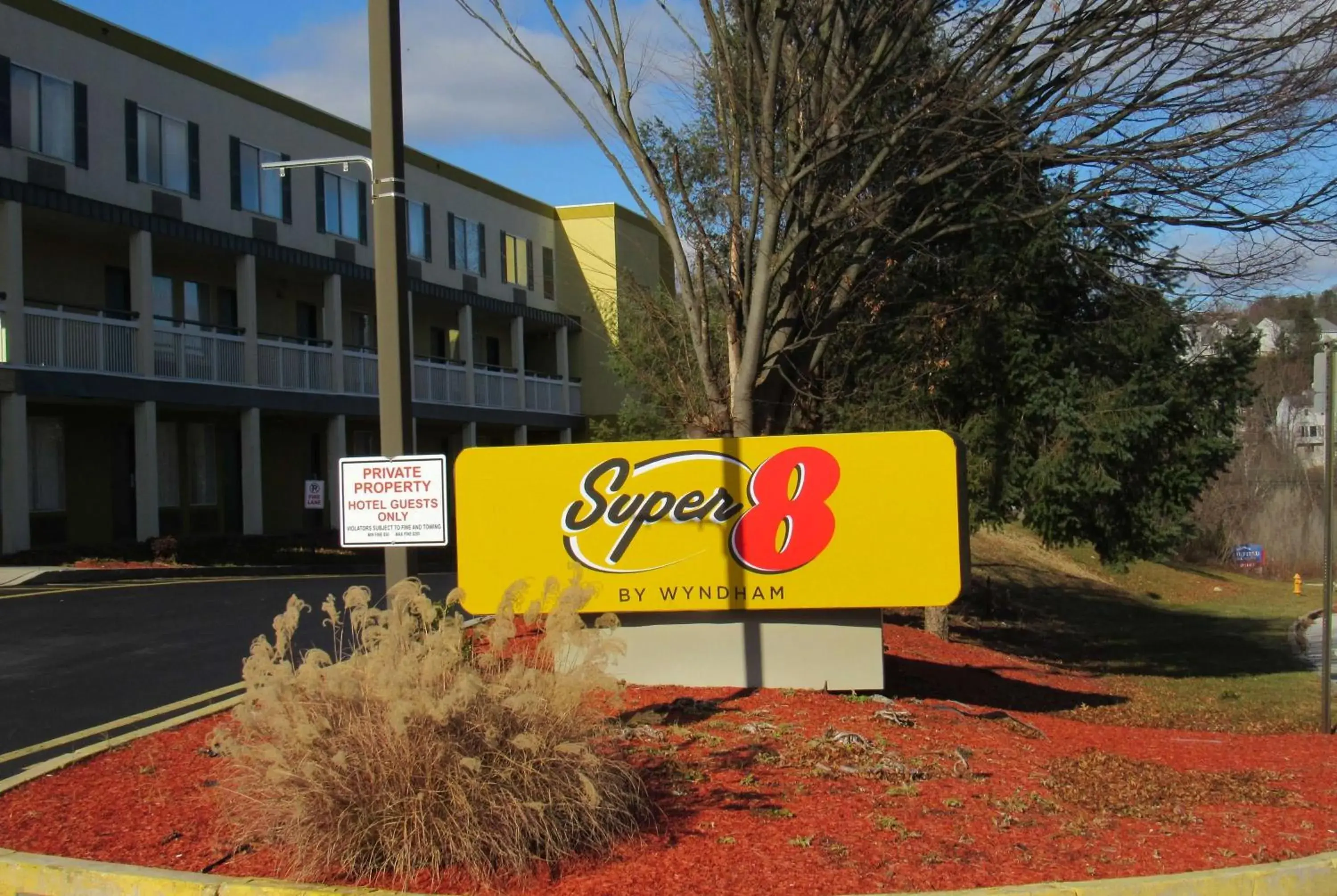 Super 8 by Wyndham New Cumberland Super 8 by Wyndham New Cumberland