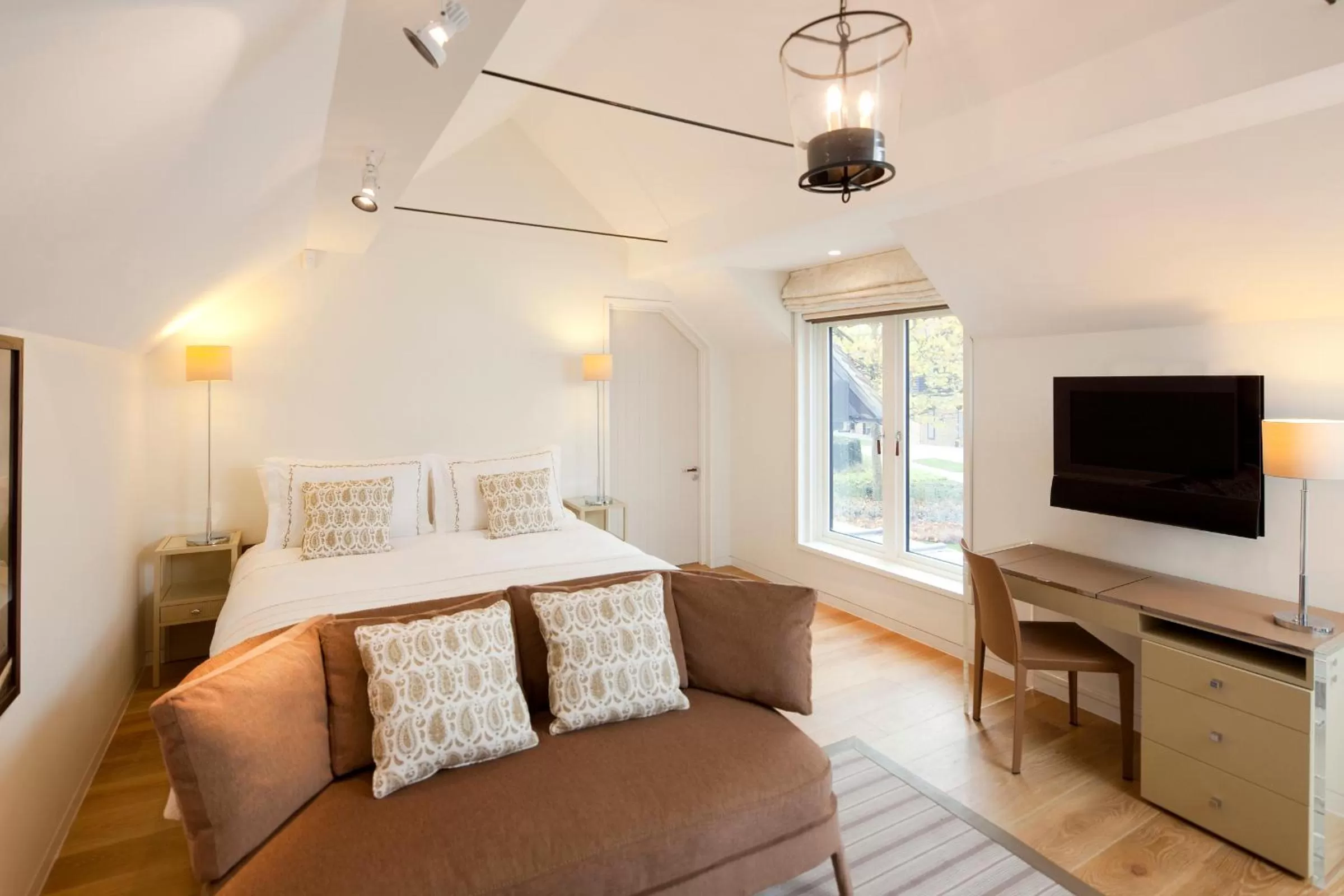 Bed in Coworth Park - Dorchester Collection