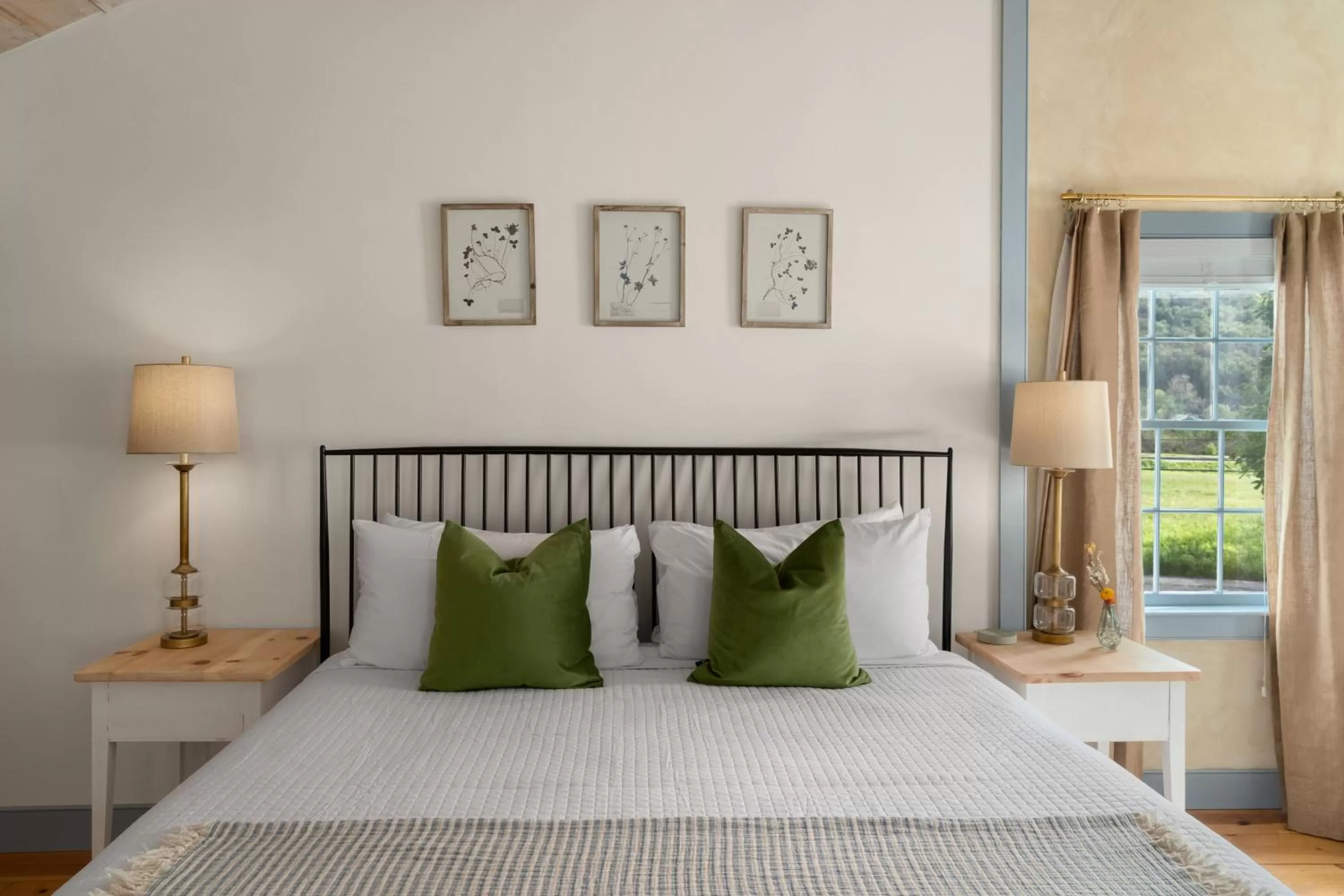 Decorative detail, Bed in Inn at Silver Maple Farm