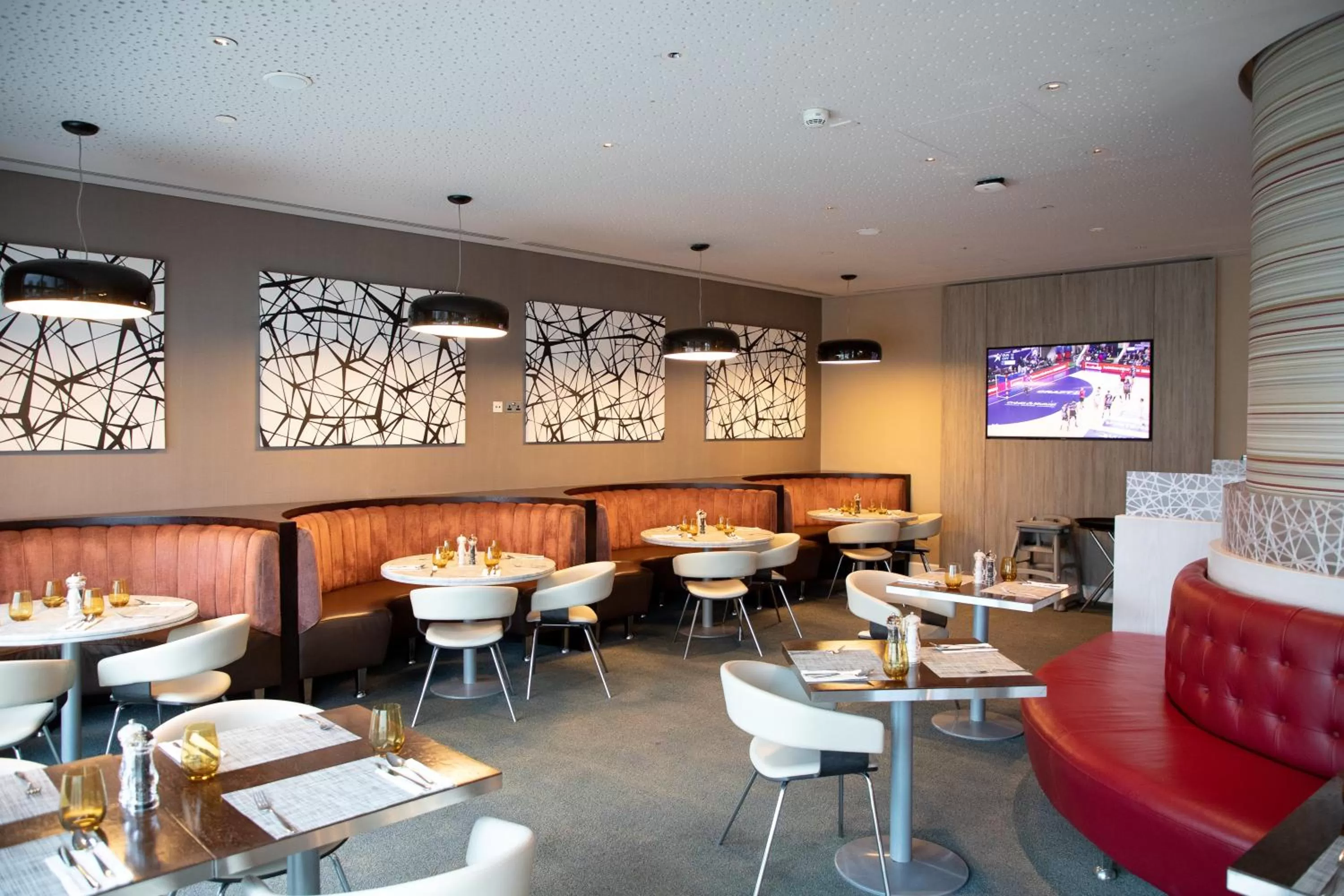 Restaurant/places to eat in Premier Inn Doha Education City