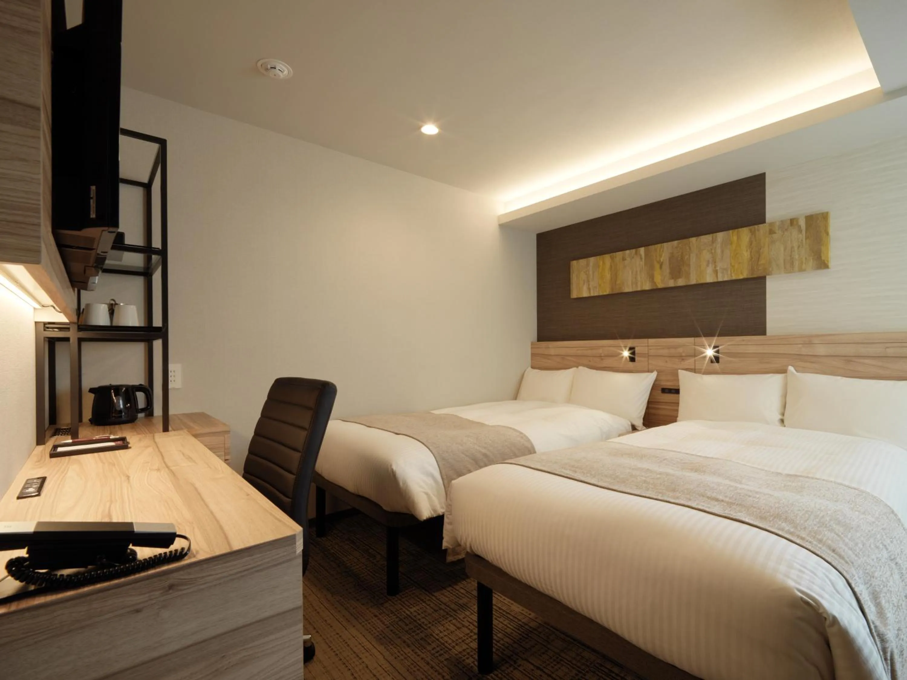 Photo of the whole room, Bed in Hotel Emisia Tokyo Tachikawa