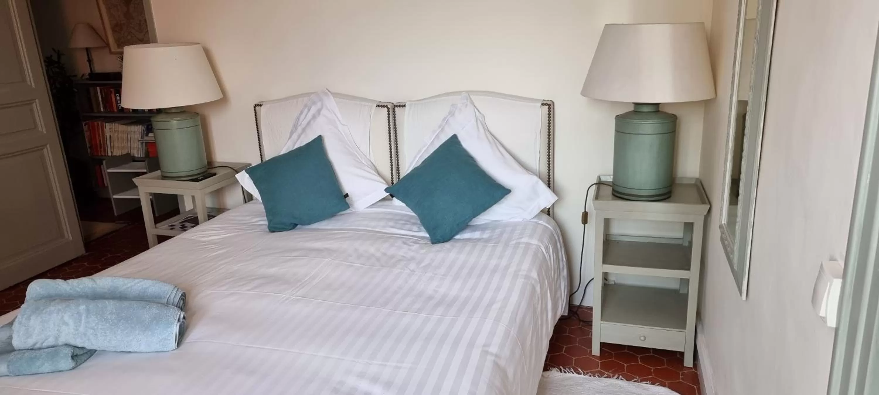 Bedroom, Bed in Le Belvédère - Chambres d'hôtes de charme et Restaurant