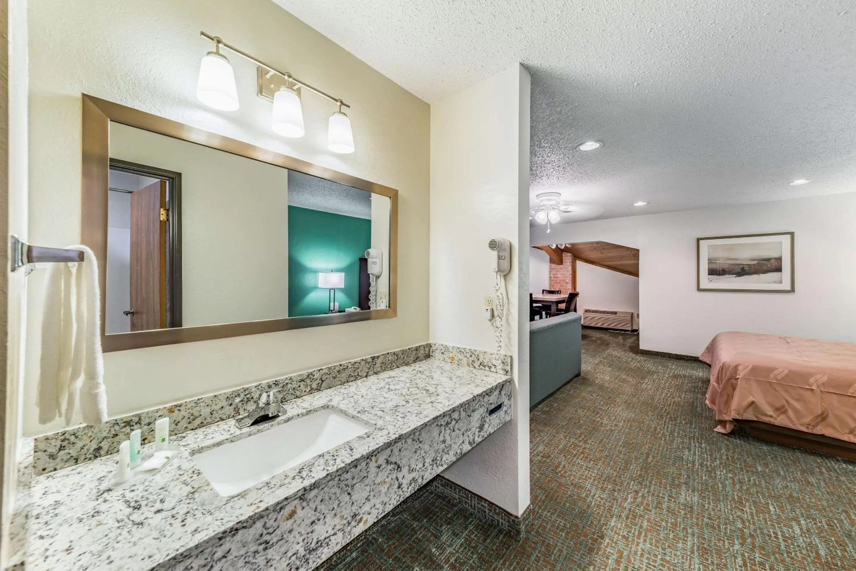 Bedroom, Bed in Quality Inn Allen - Plano East