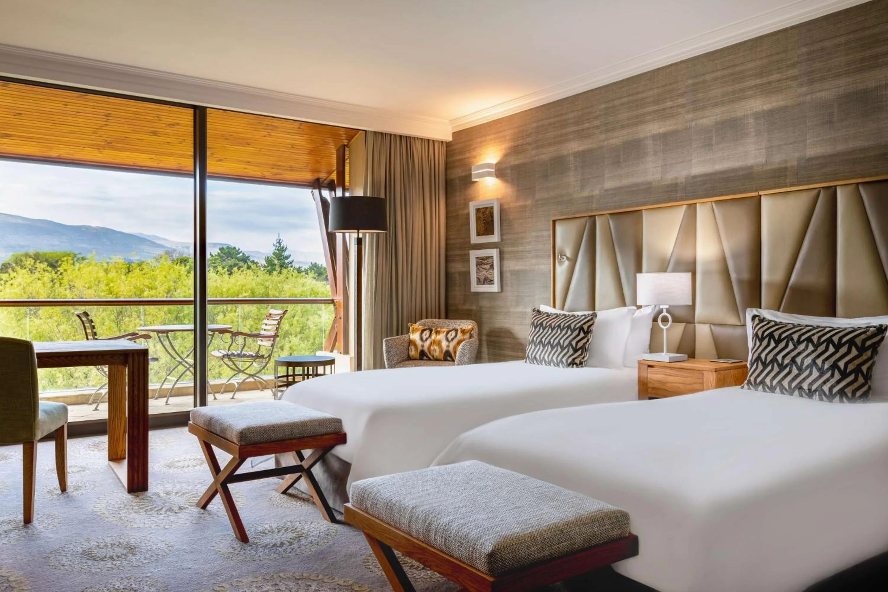 Bedroom, Bed in Arabella Hotel, Golf and Spa