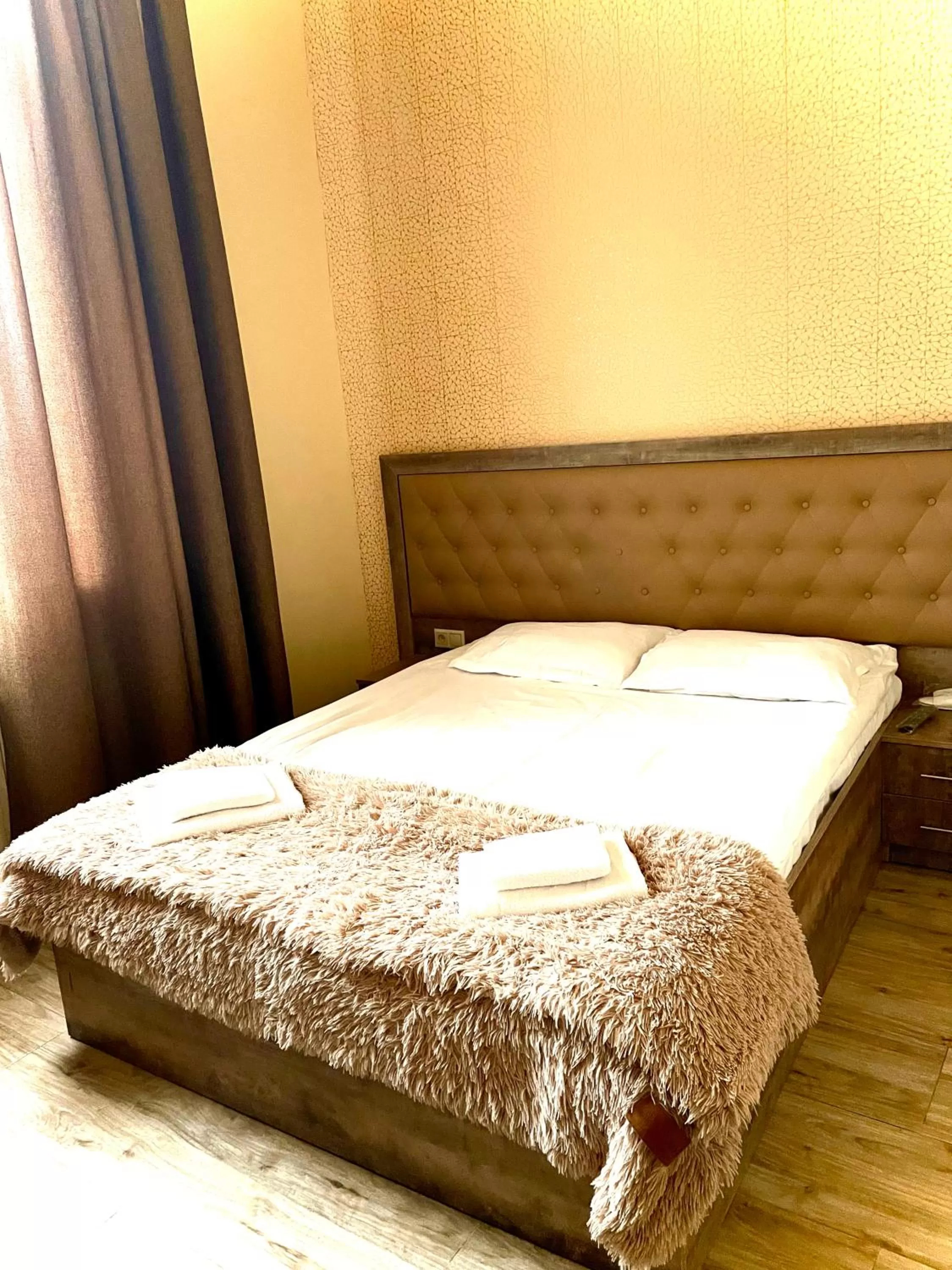 Bed in Glendale Boutique Hotel