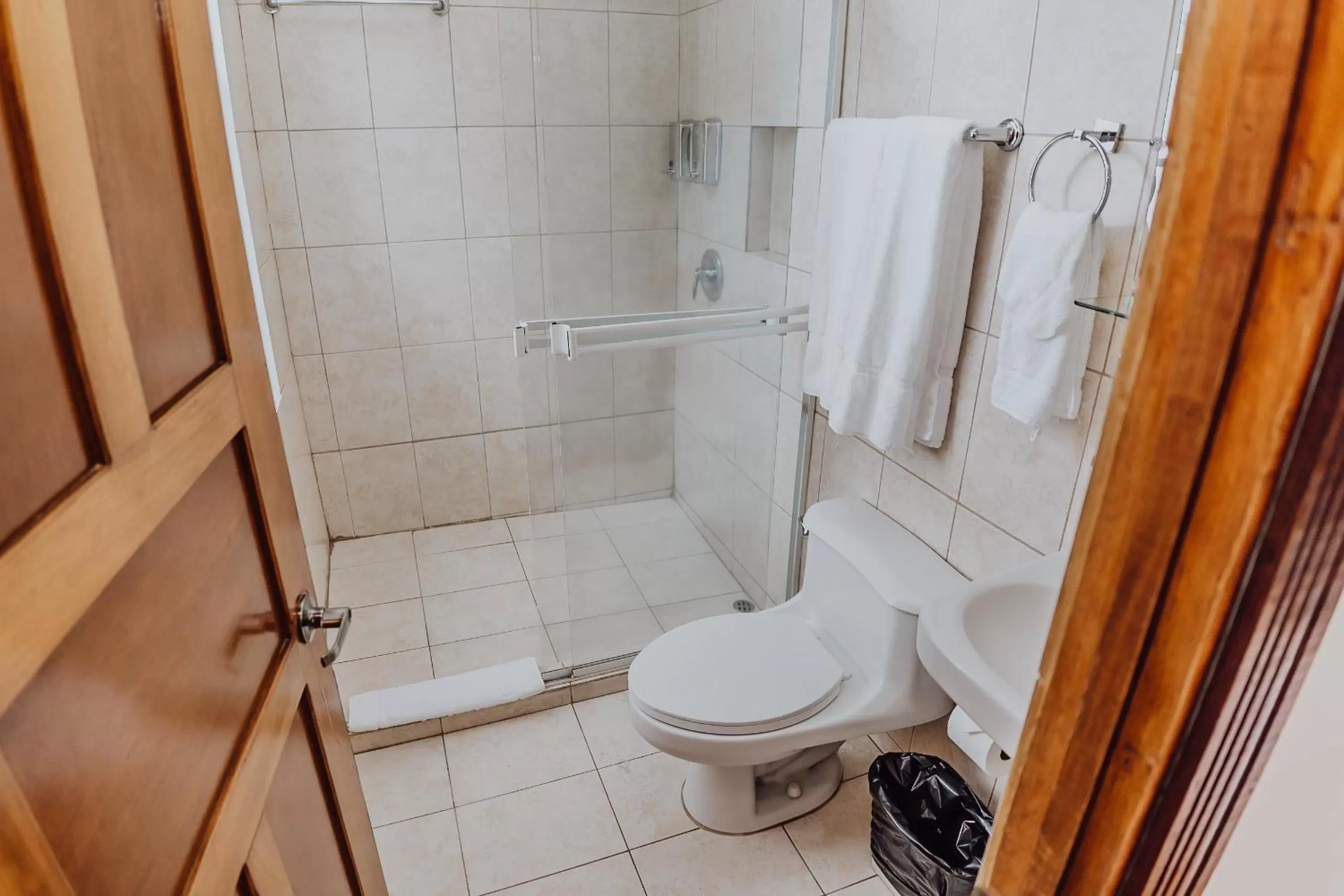 Toilet in Hotel Dunn Inn