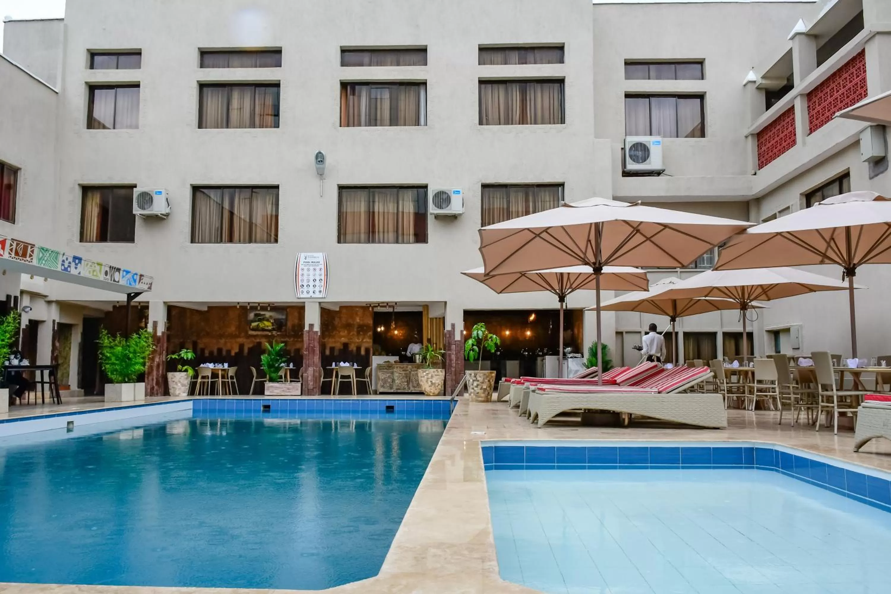Patio, Swimming Pool in Hotel Waterbuck