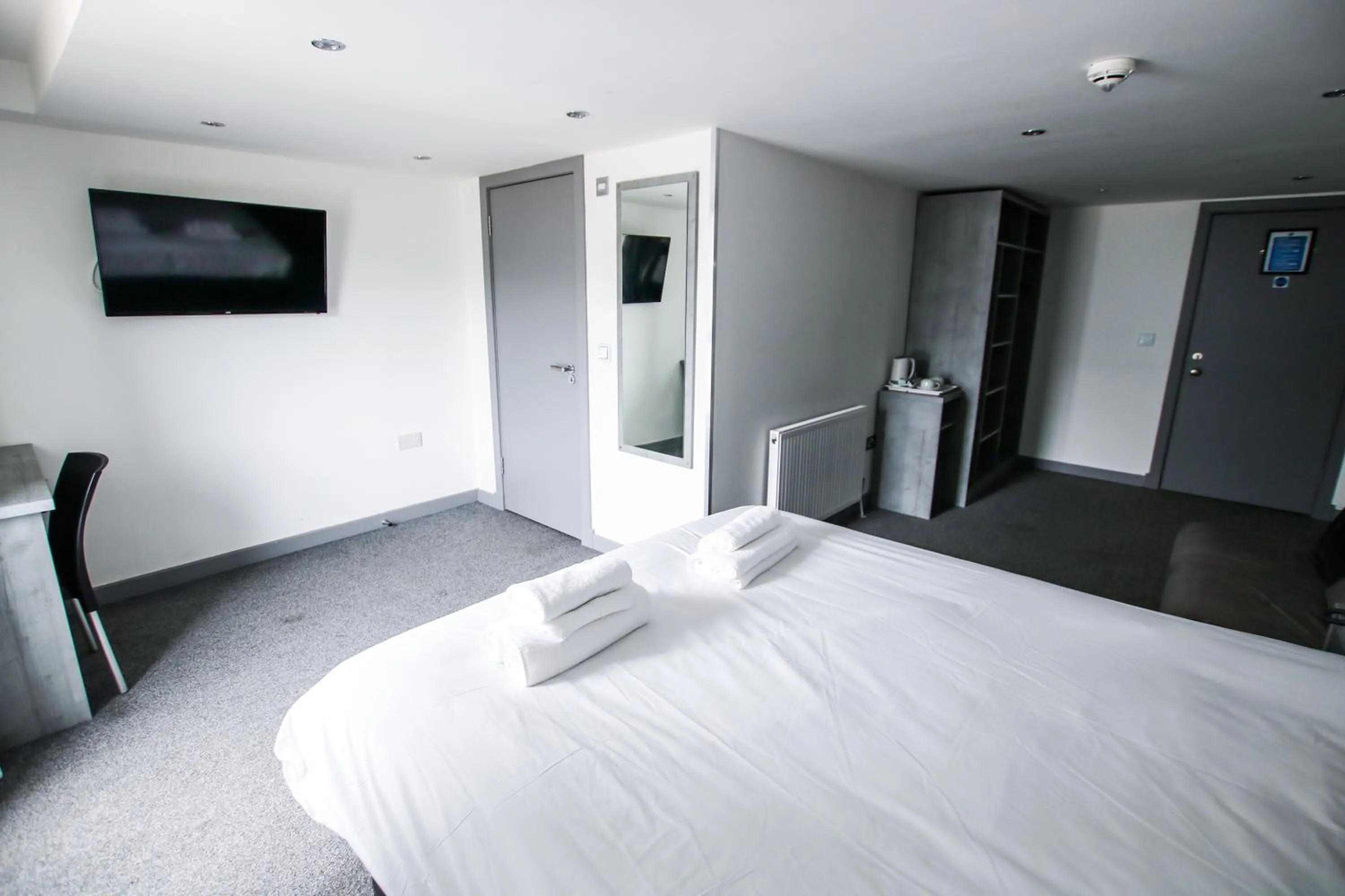 Bed in Brunswick Merchant City Hotel