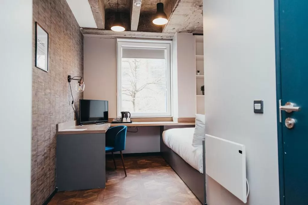 Bed in Quarter by the Warren Collection