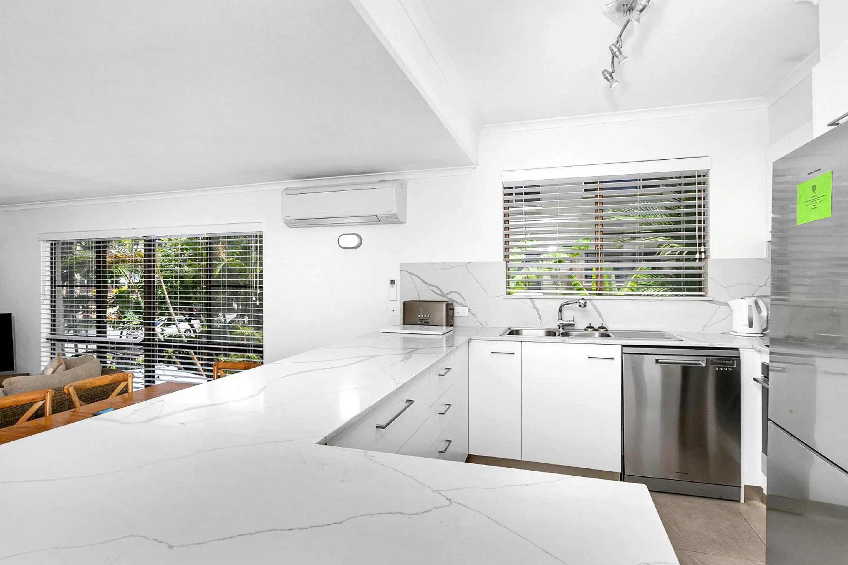 Kitchen or kitchenette in Driftwood Mantaray - Official Onsite Reception and Check In