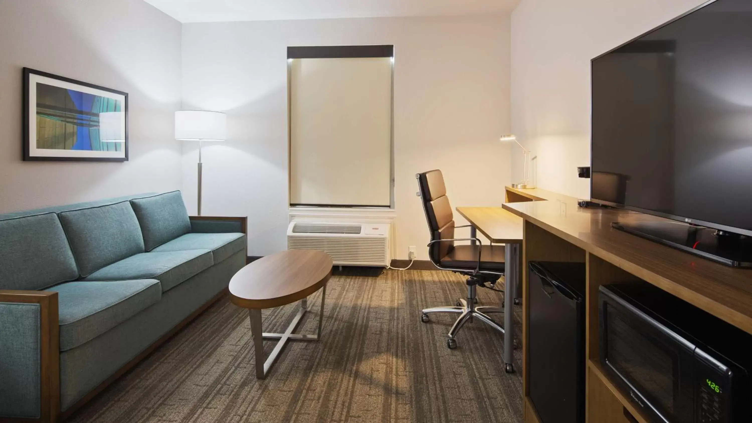 King Suite in Best Western Green Oaks Inn King Suite in Best Western Green Oaks Inn