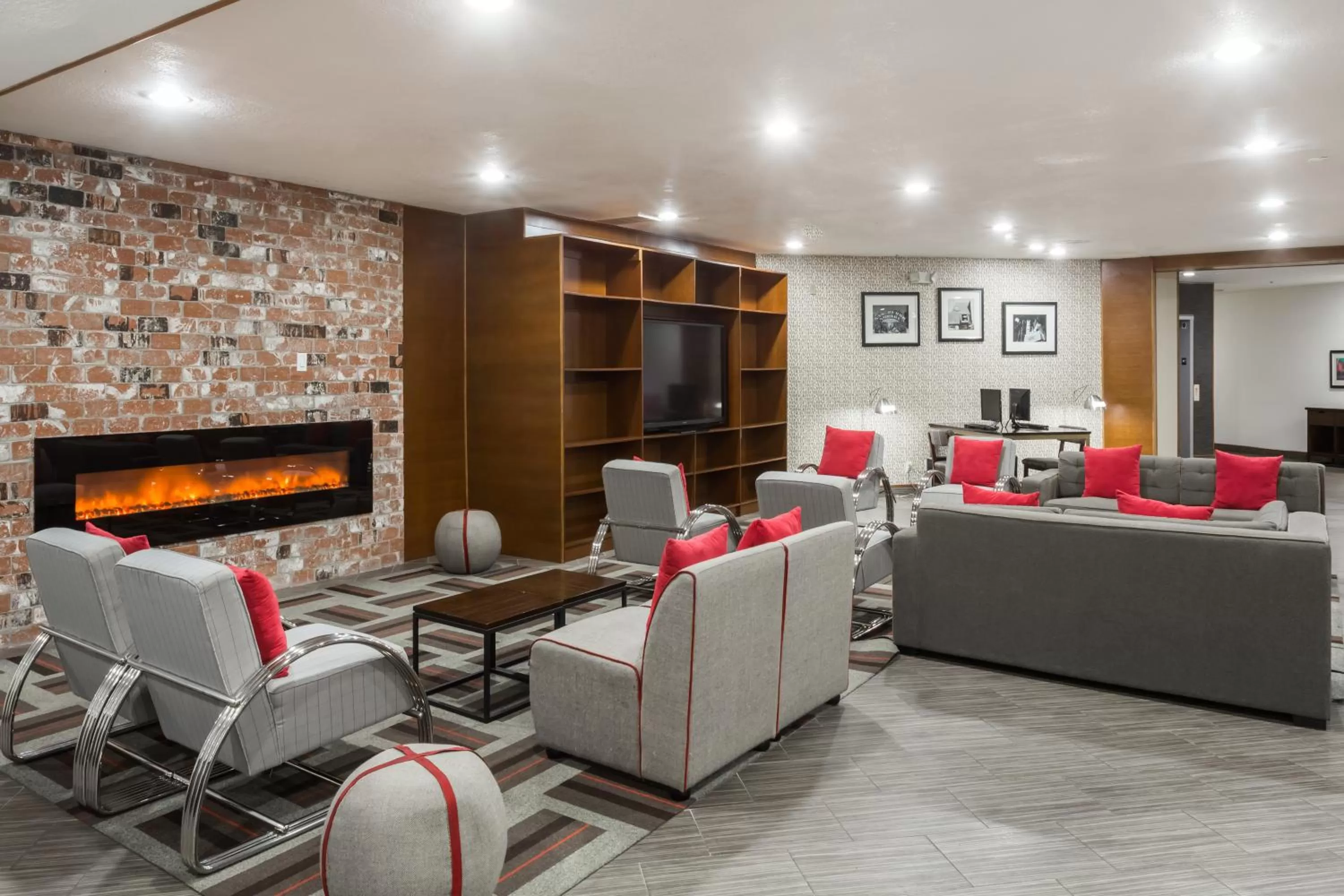 Lobby or reception in Wyndham Garden Silicon Valley