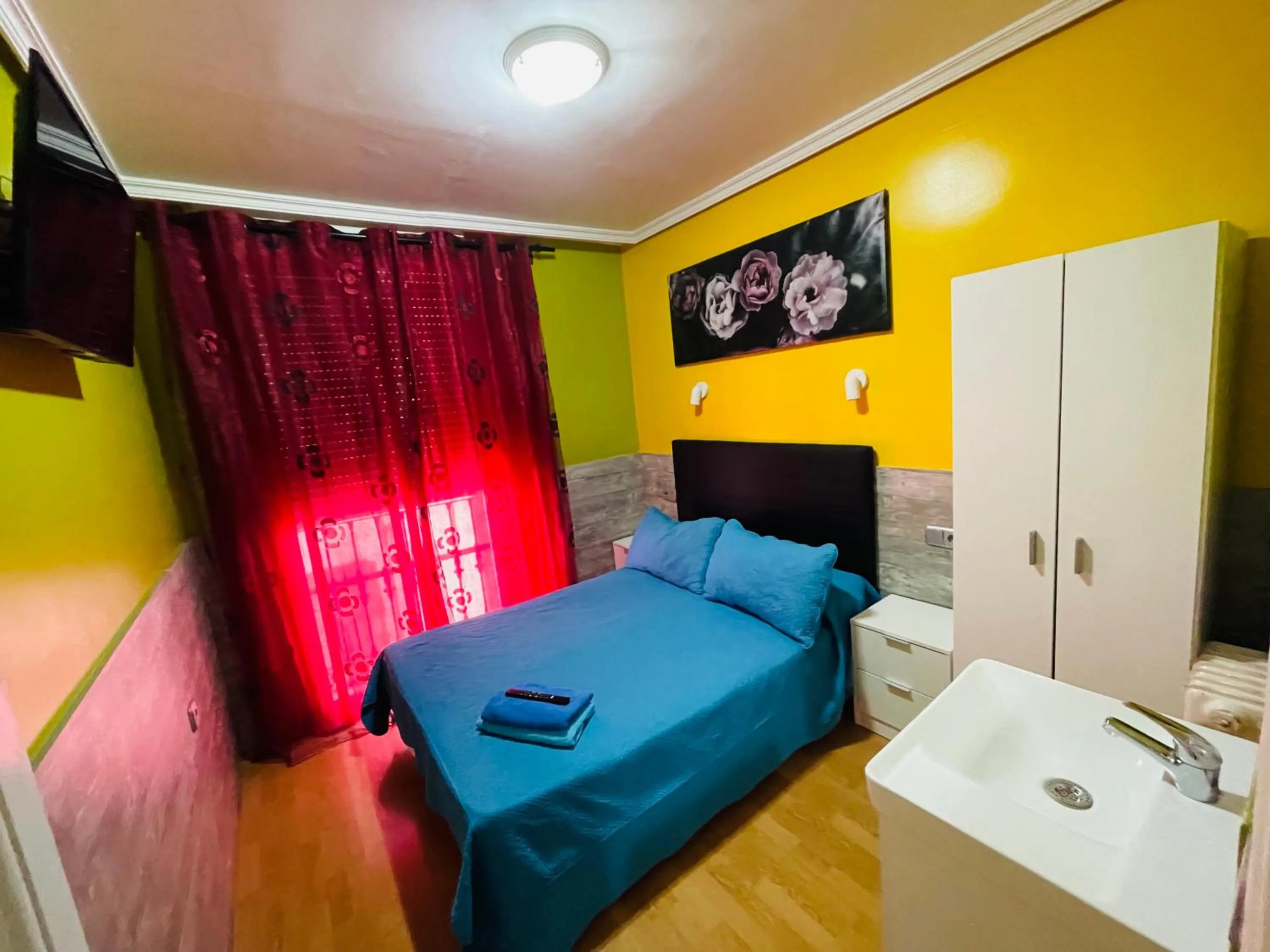 Bed in Hostal Numancia