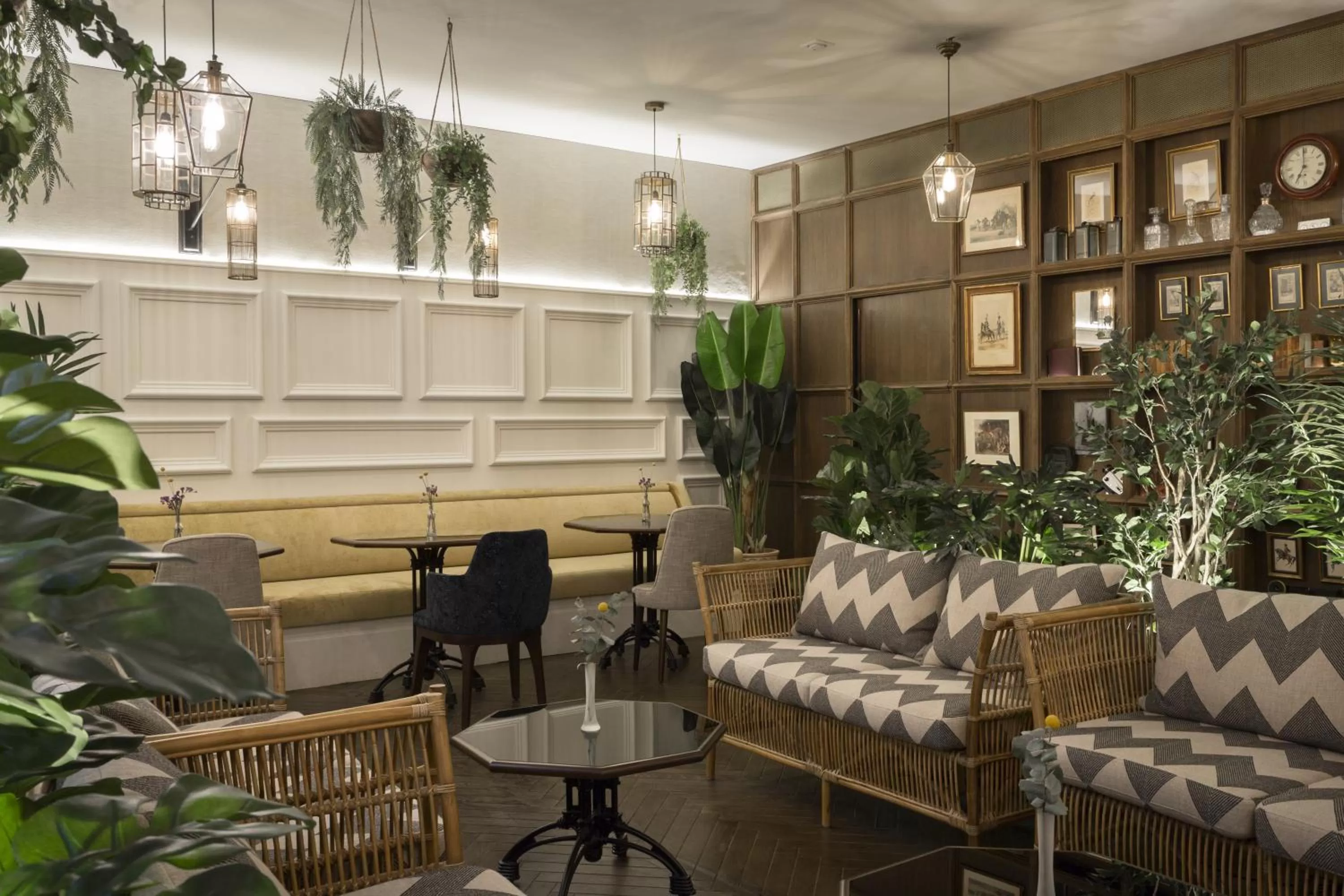 Lounge or bar in ICON Wipton