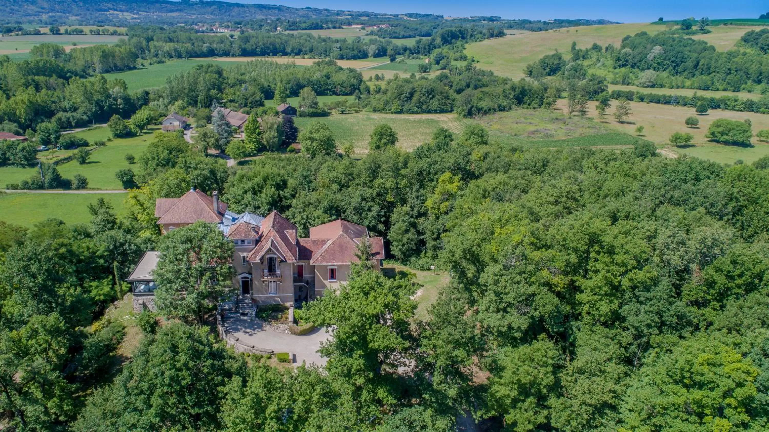 Property building in La Garenne de Morestel