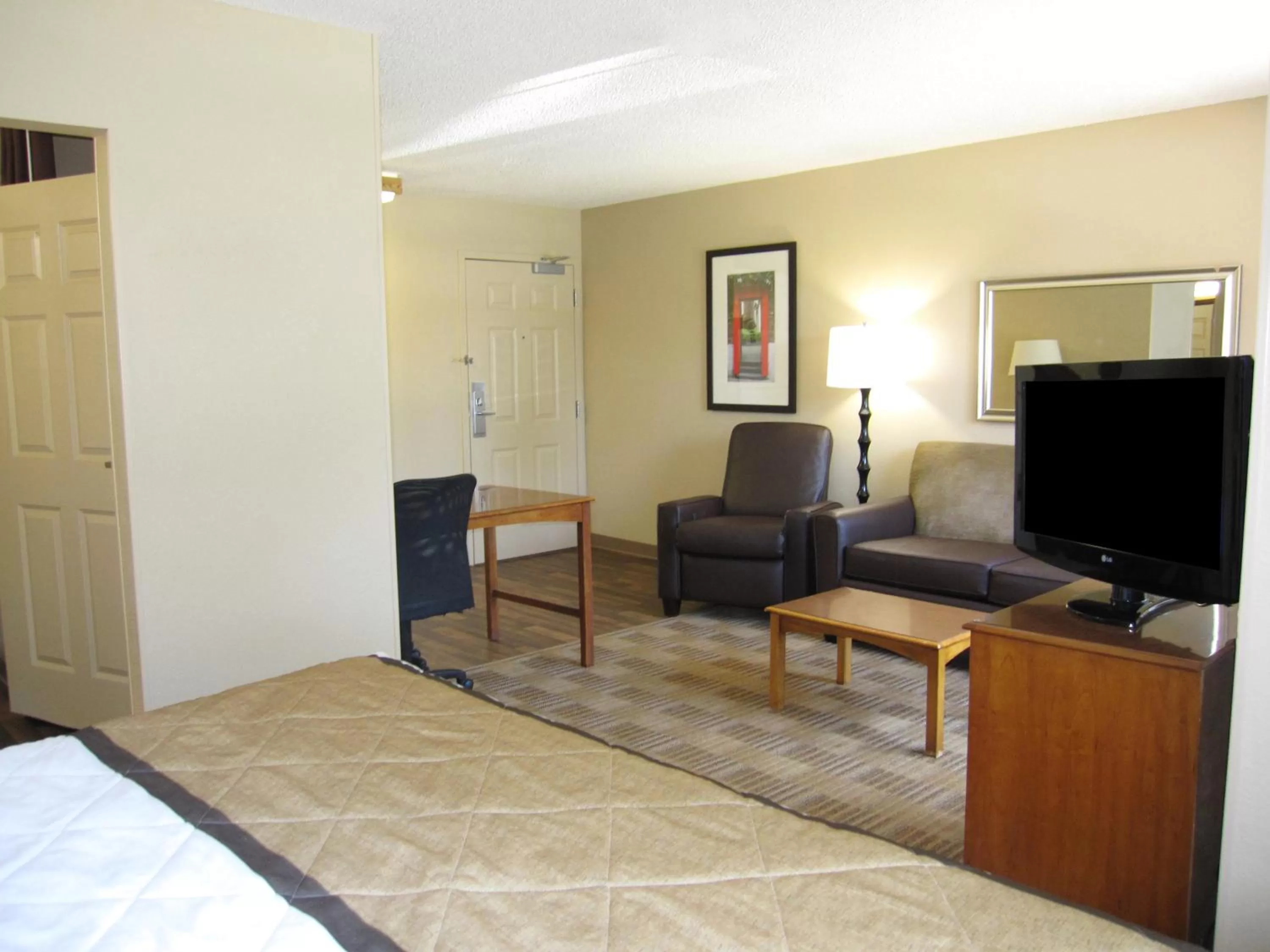 Bed in Extended Stay America Suites - Orlando - Convention Center - 6443 Westwood