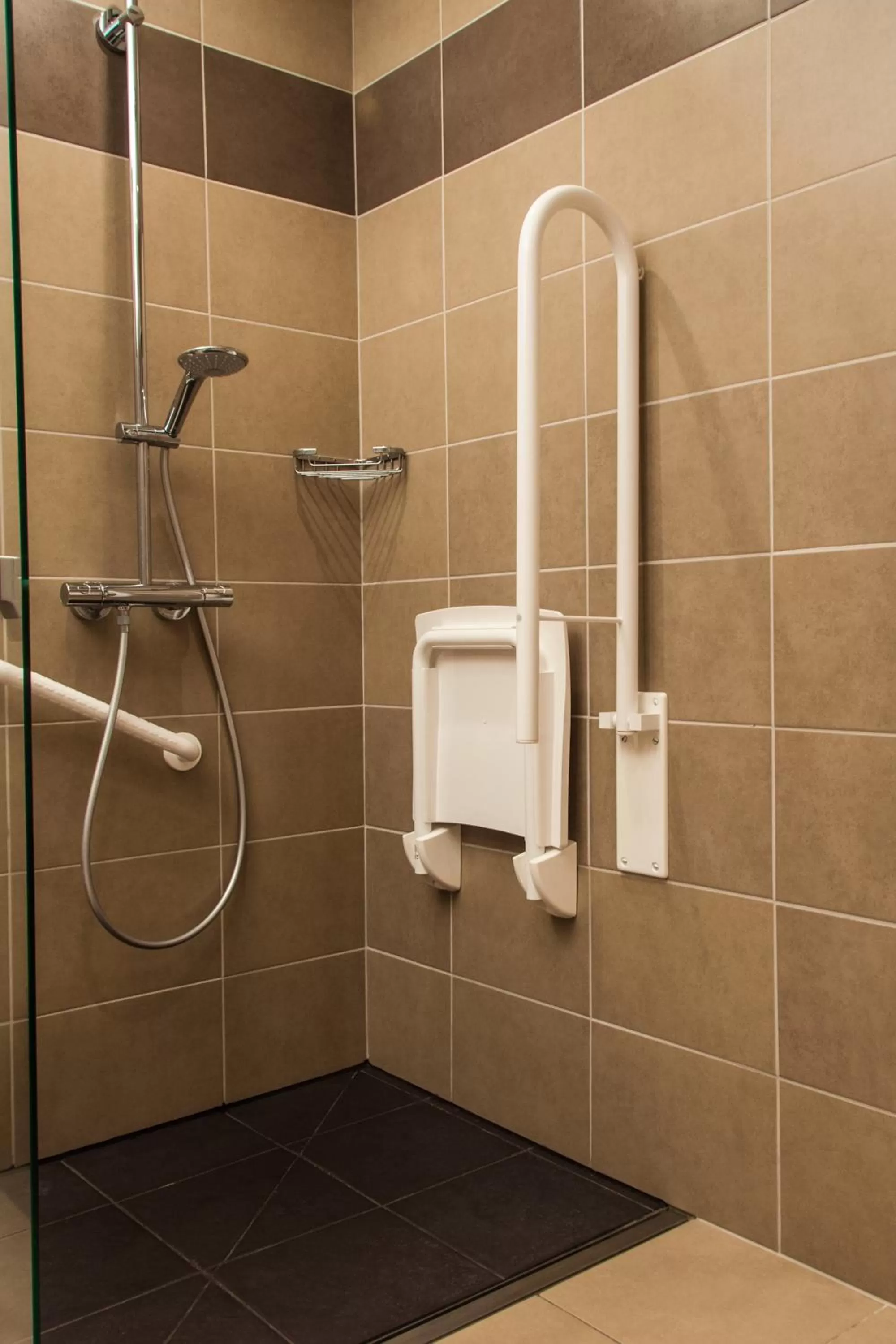 Shower, Bathroom in Floreal Le Panoramique