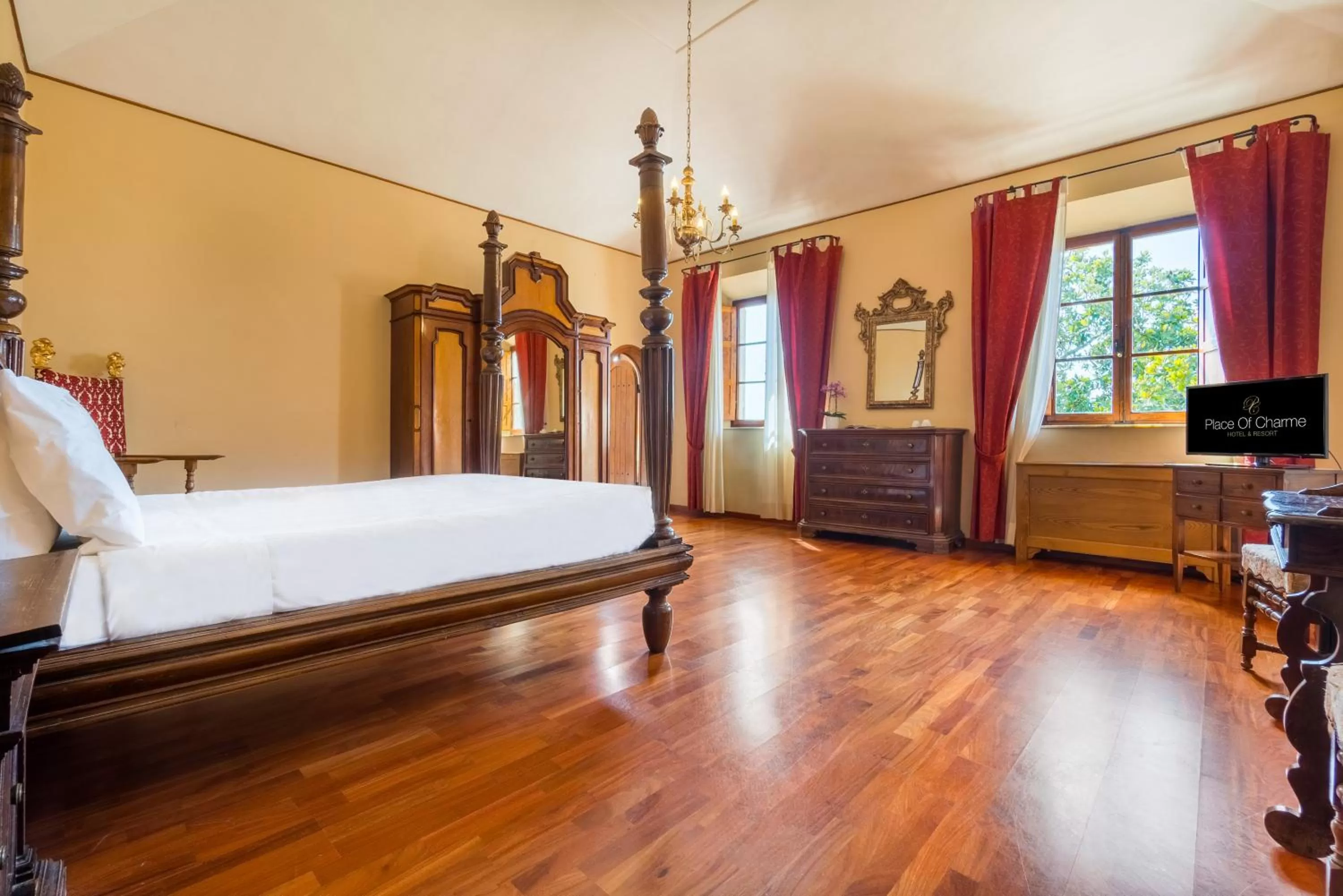 Bedroom, Bed in Certosa di Pontignano Residenza d'Epoca - Place of Charme