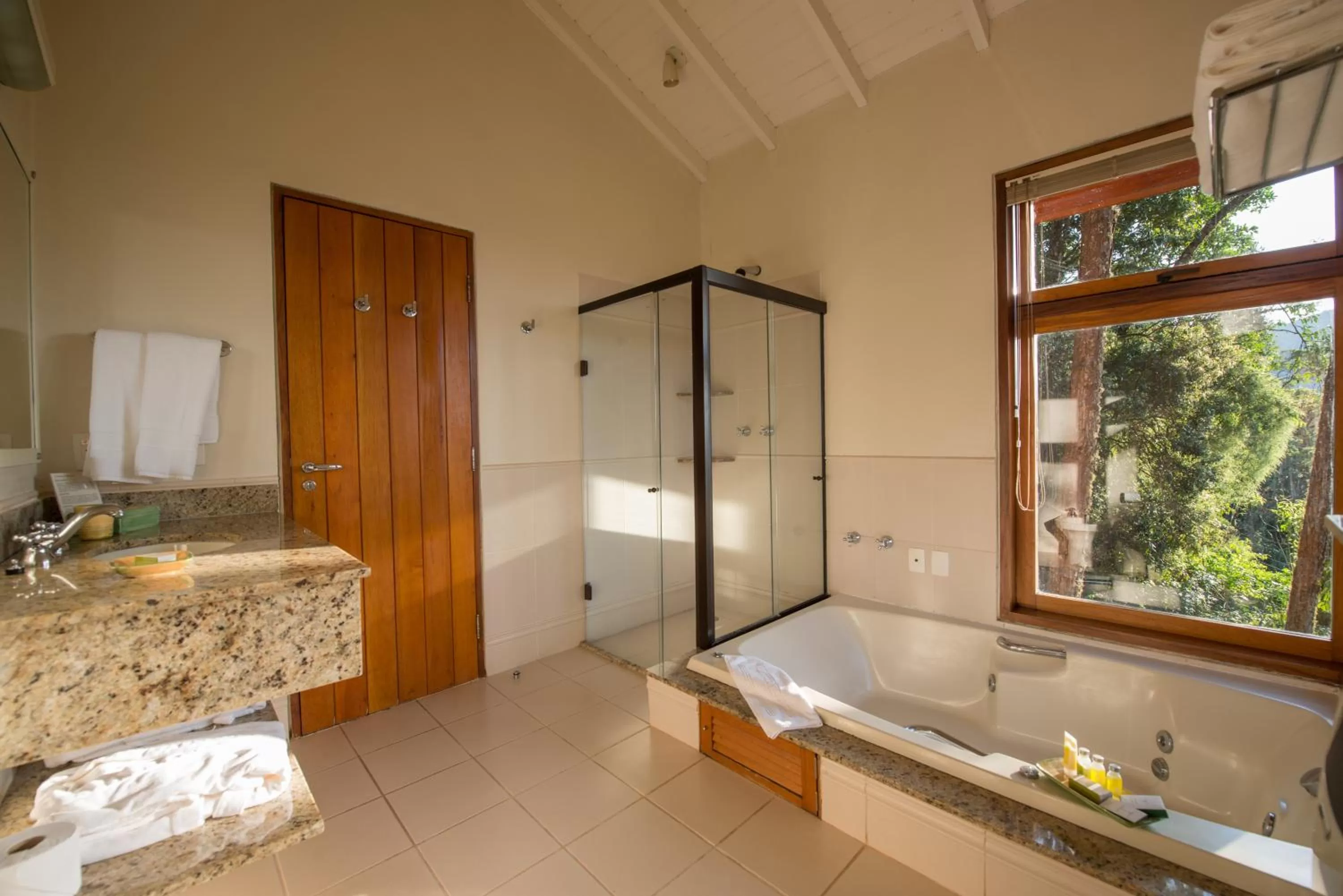 Bathroom in Kuriuwa Hotel