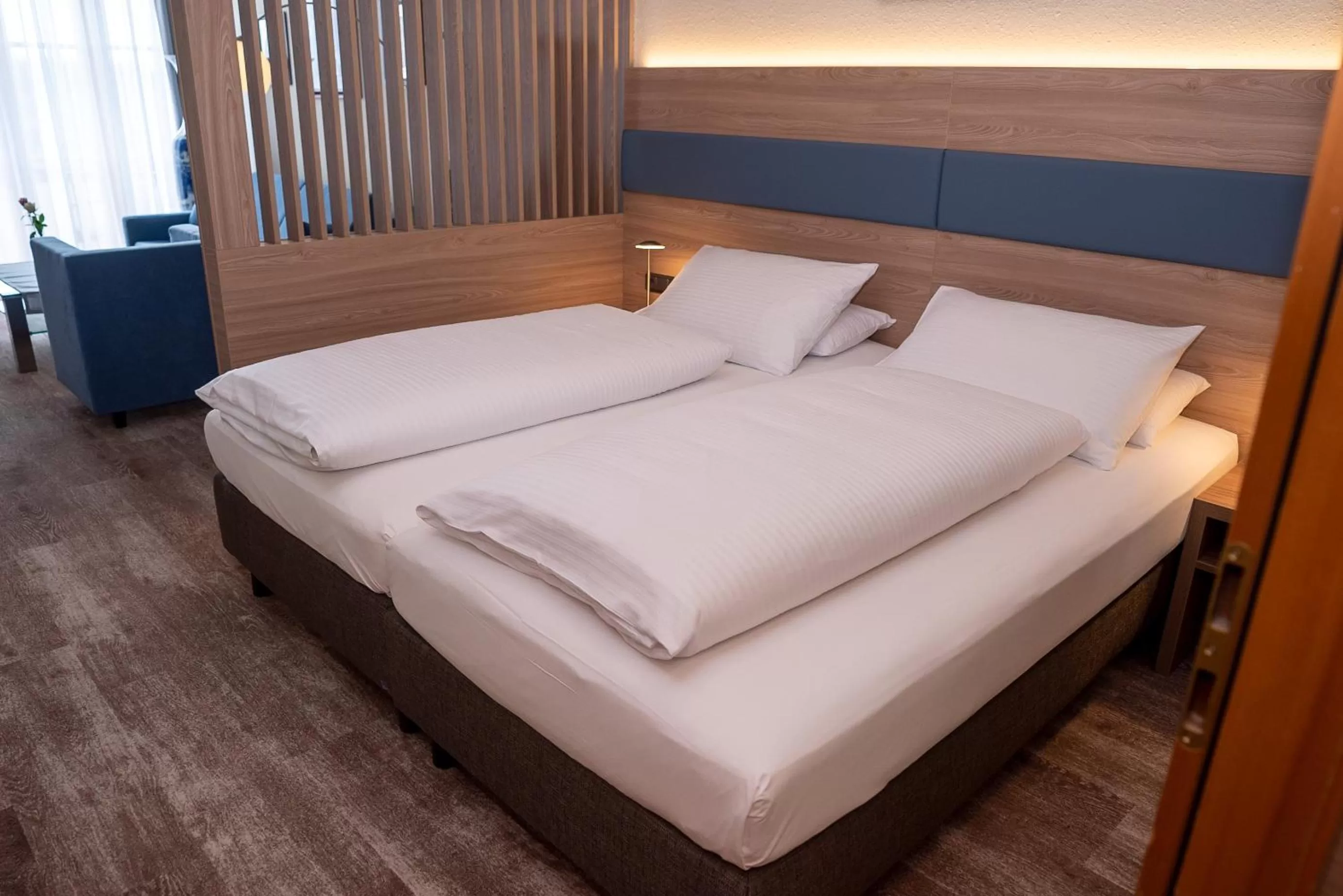 Communal lounge/ TV room, Bed in Hotel Kastanienhof