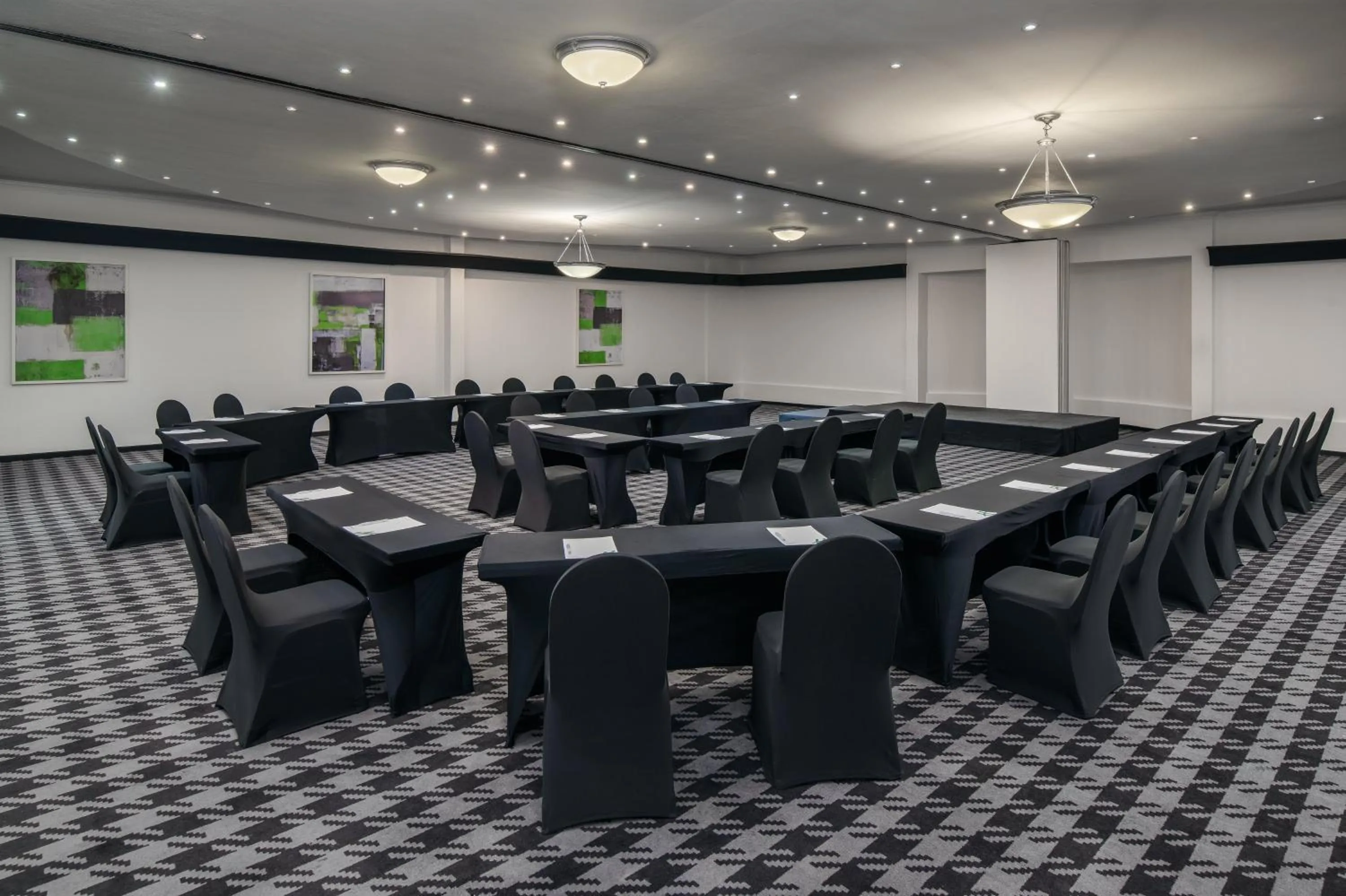 Banquet/Function facilities in Holiday Inn Johannesburg OR Tambo Airport Hotel by IHG