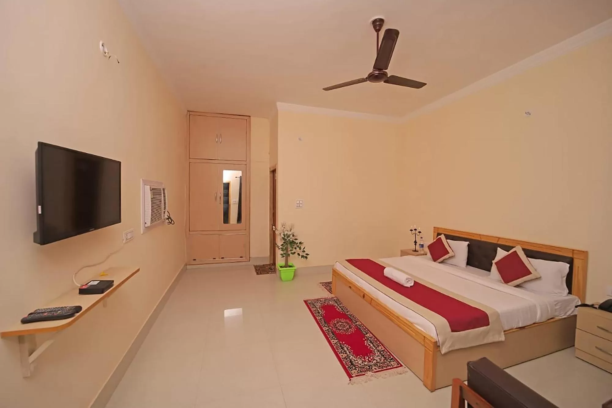 Bedroom in FabHotel Corbett Green View Garden and Stay