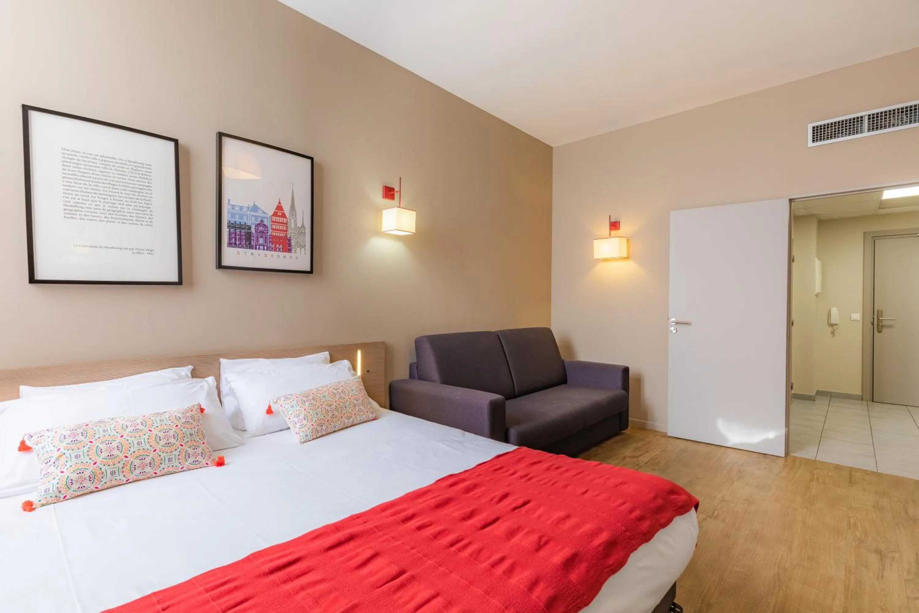 Photo of the whole room, Bed in Appart'City Confort Strasbourg Centre