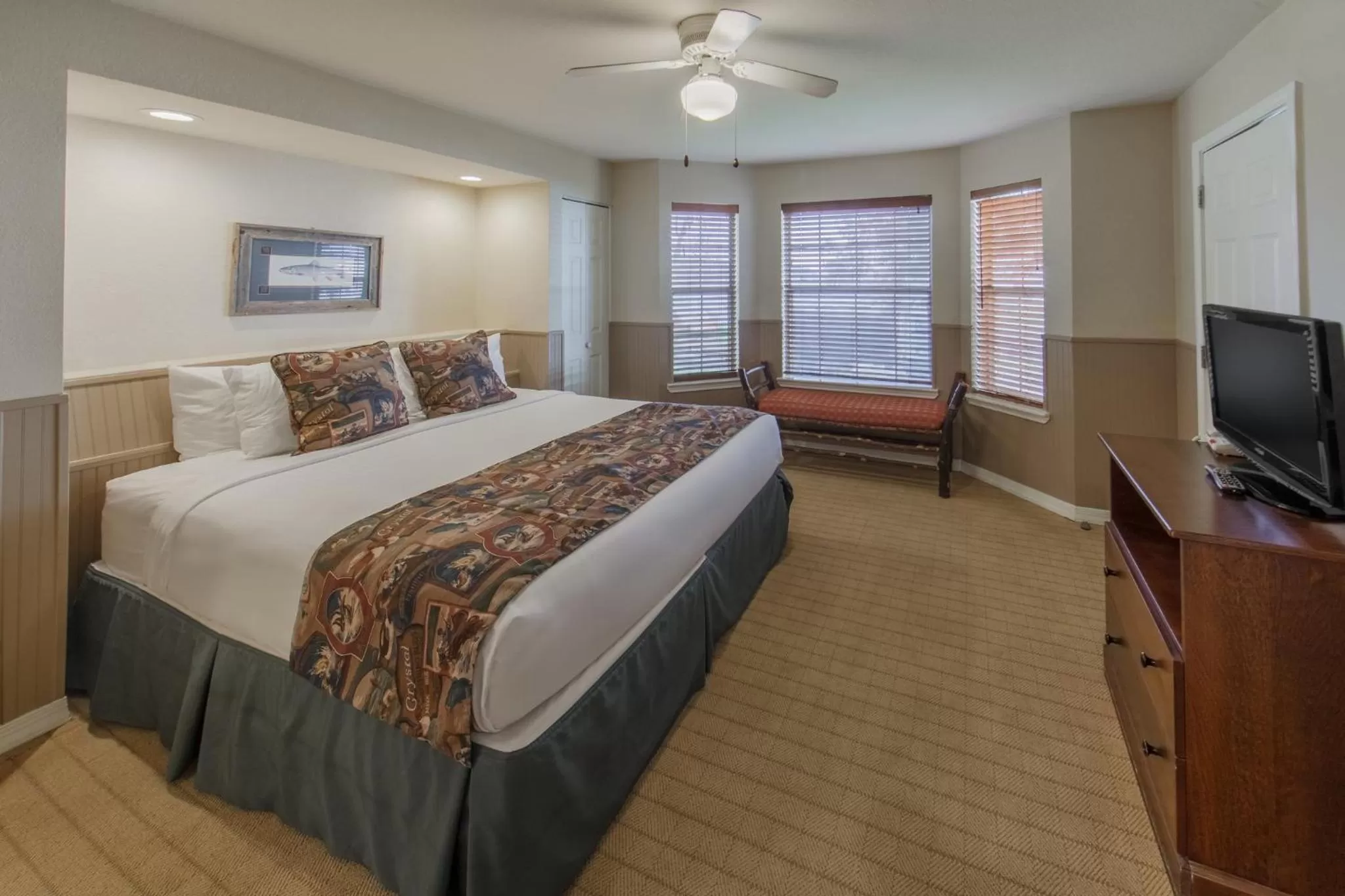 Photo of the whole room in Holiday Inn Club Vacations Villages Resort at Lake Palestine