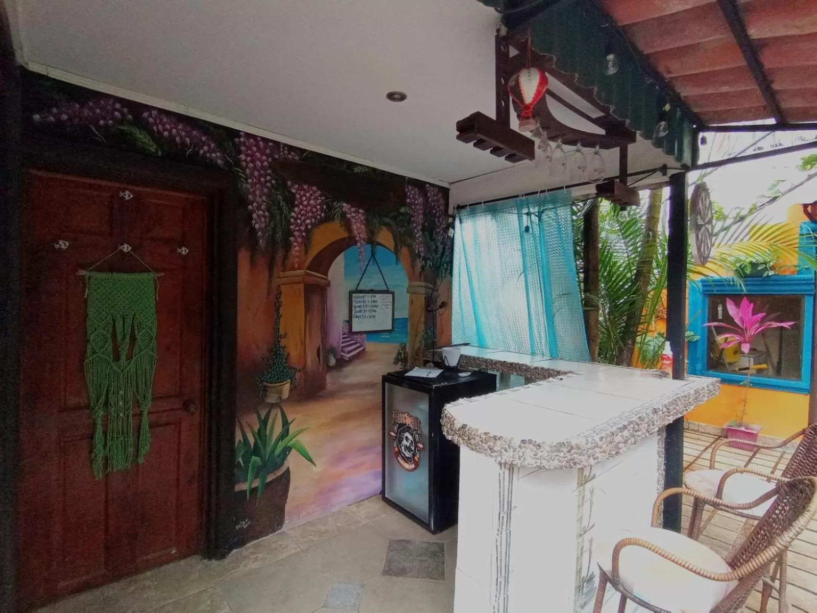 Communal lounge/ TV room in Nirvana Apartament Hostal