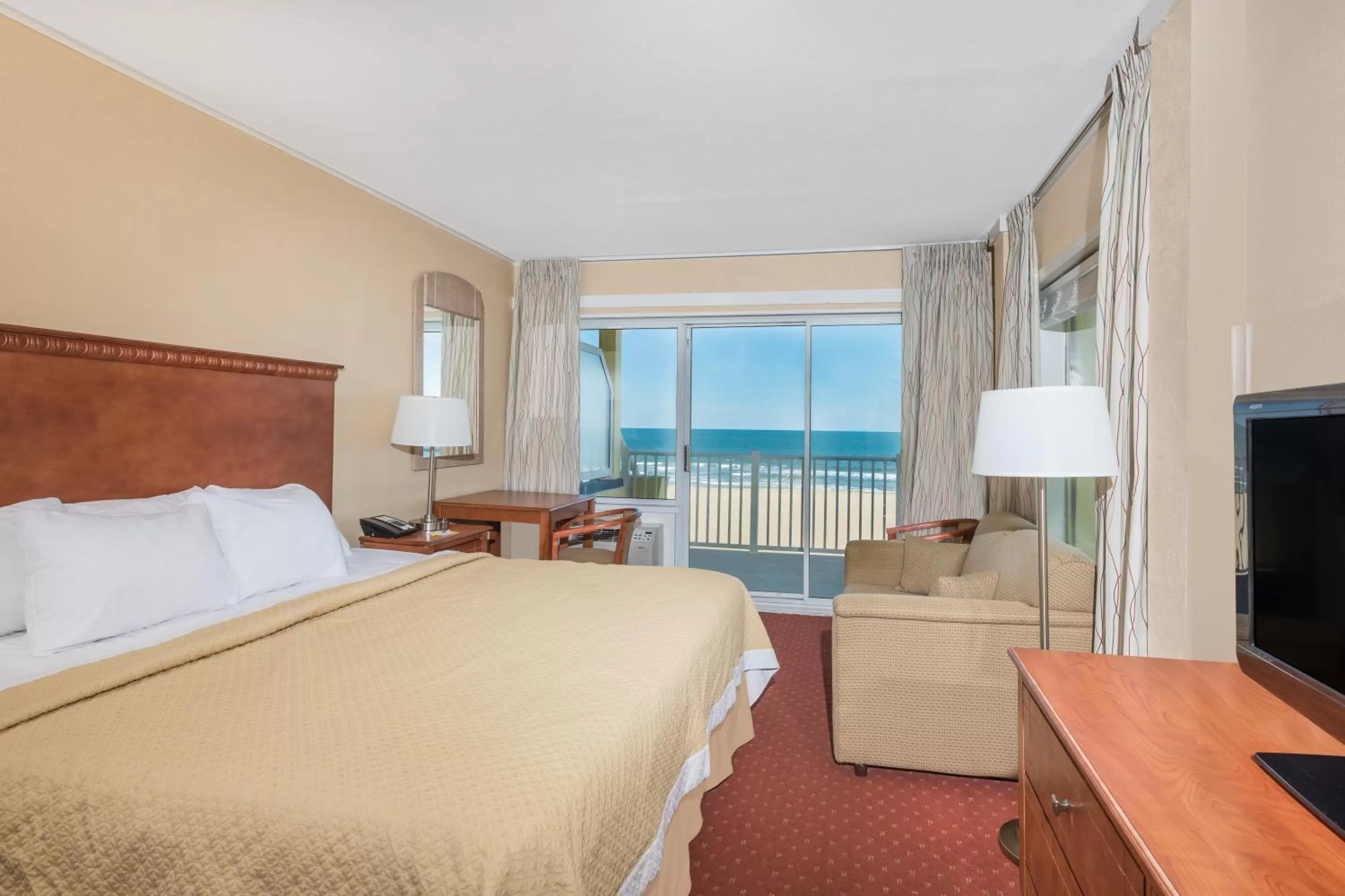 Bed in Days Inn by Wyndham Ocean City Oceanfront