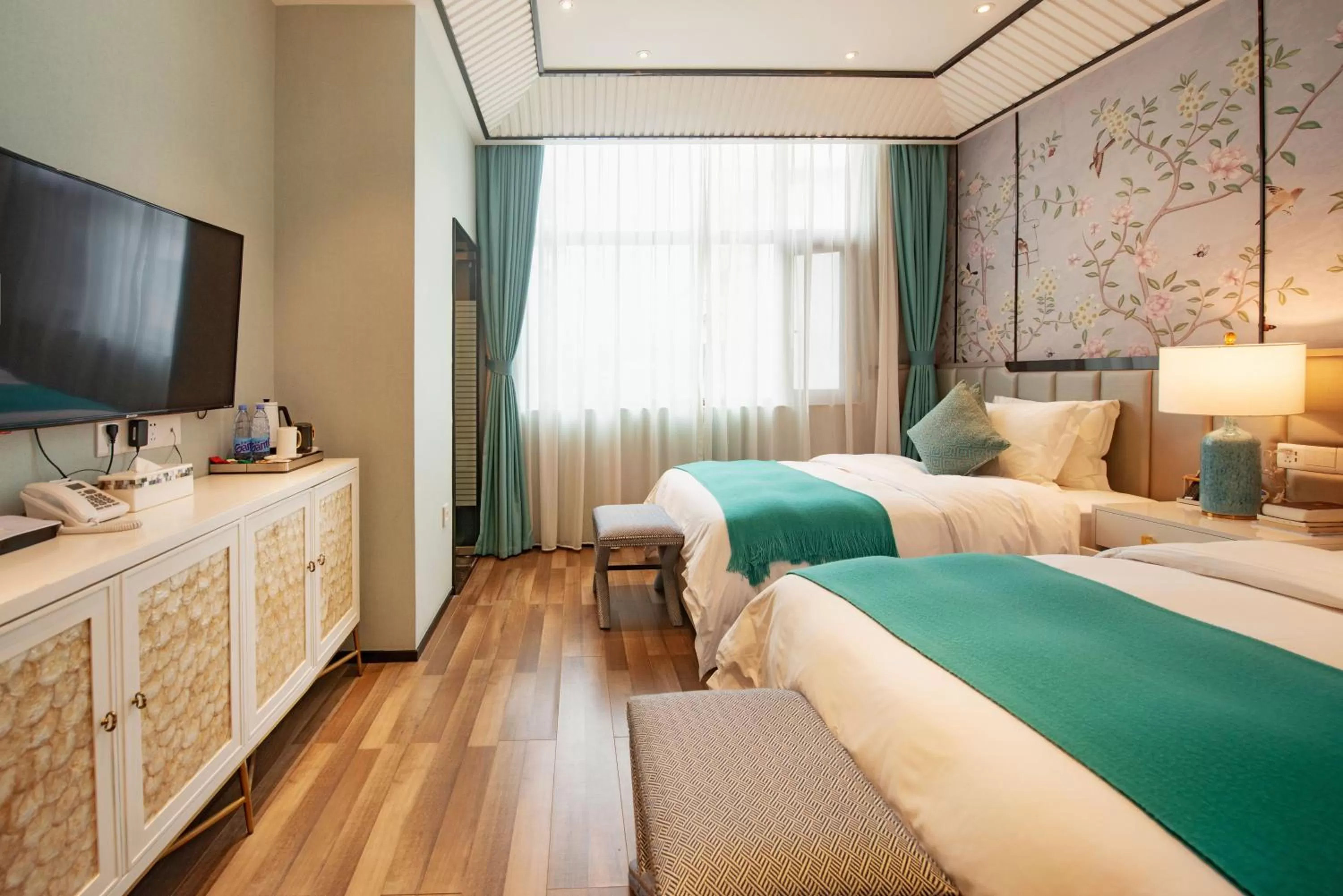 Photo of the whole room, Bed in Li River Resort Villa Hotel