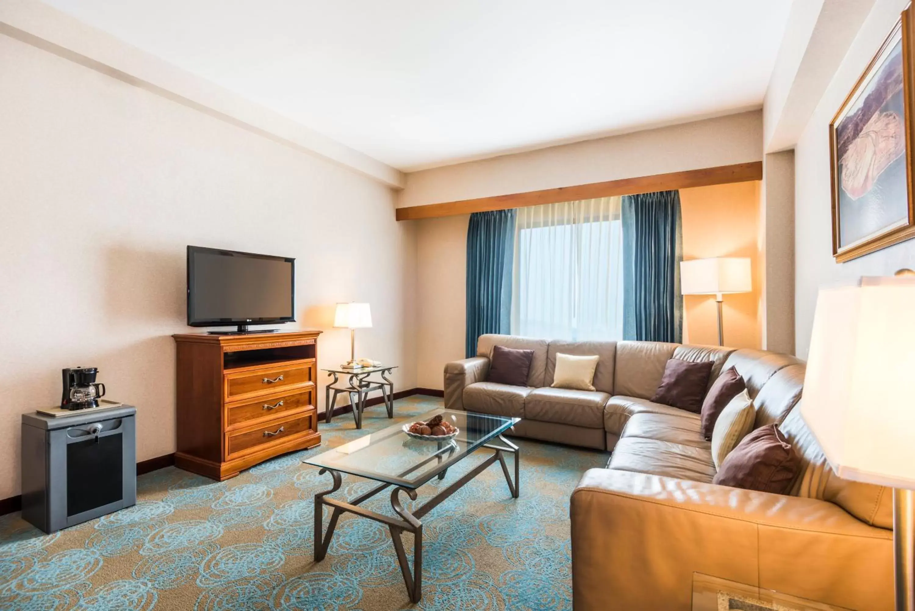 King Suite - single occupancy in Holiday Inn Convention Center by IHG King Suite - single occupancy in Holiday Inn Convention Center by IHG